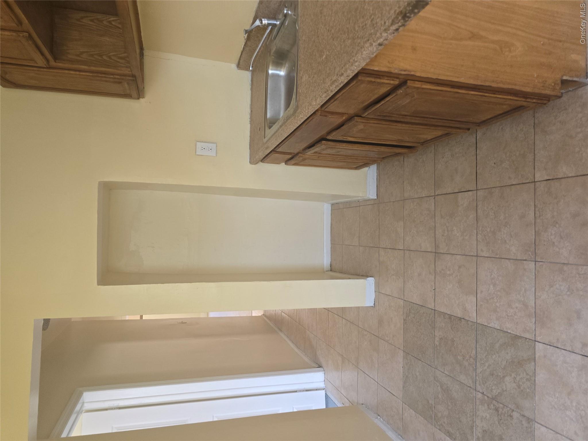 1460 Bryant Avenue Property Photo 14