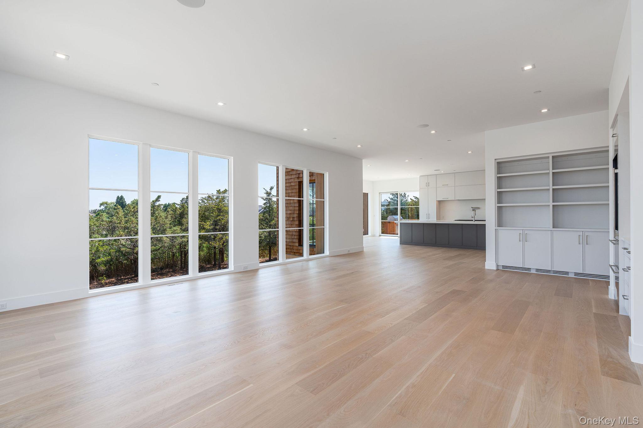 9 E Division Street Property Photo 6