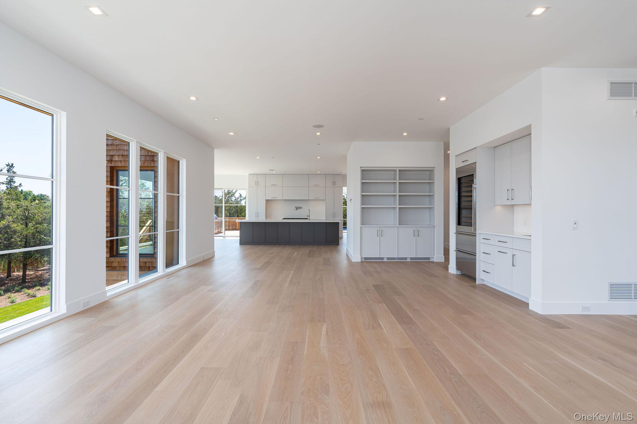 9 E Division Street Property Photo 7