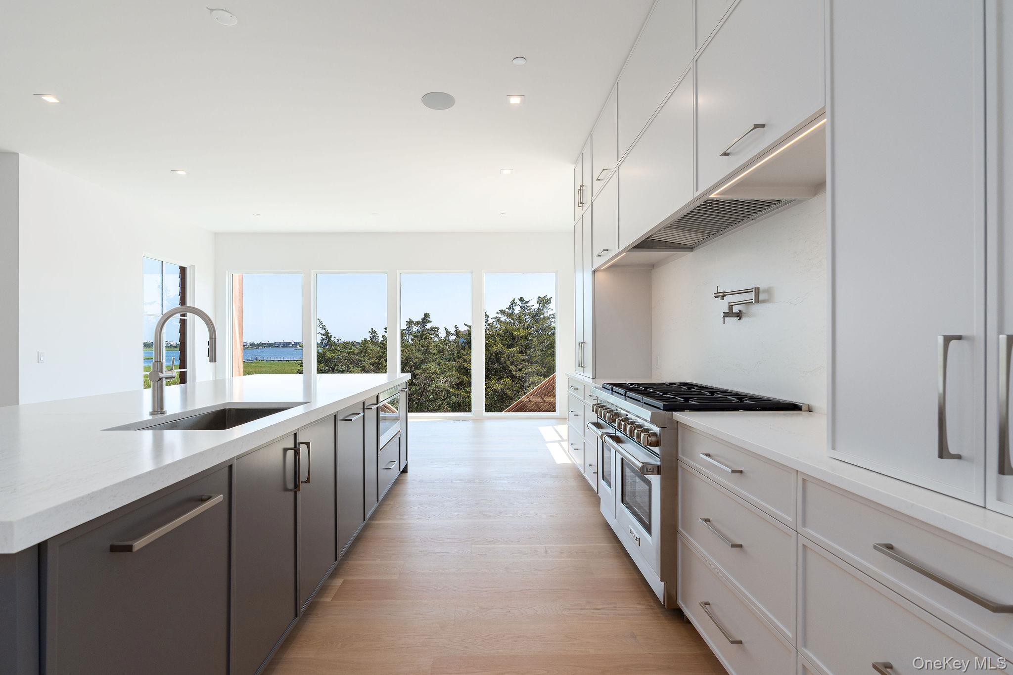 9 E Division Street Property Photo 14
