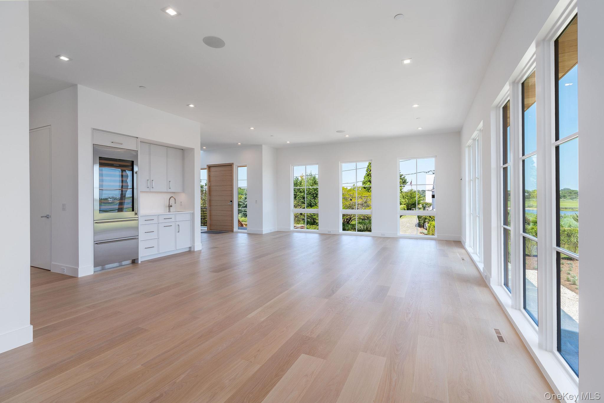 9 E Division Street Property Photo 16