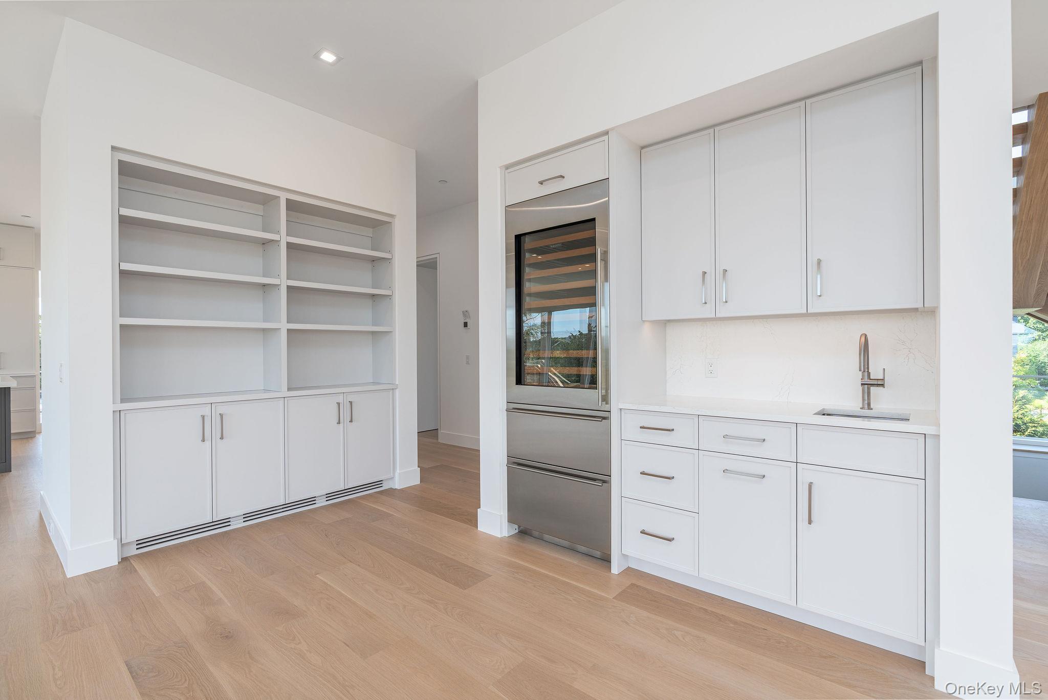 9 E Division Street Property Photo 17