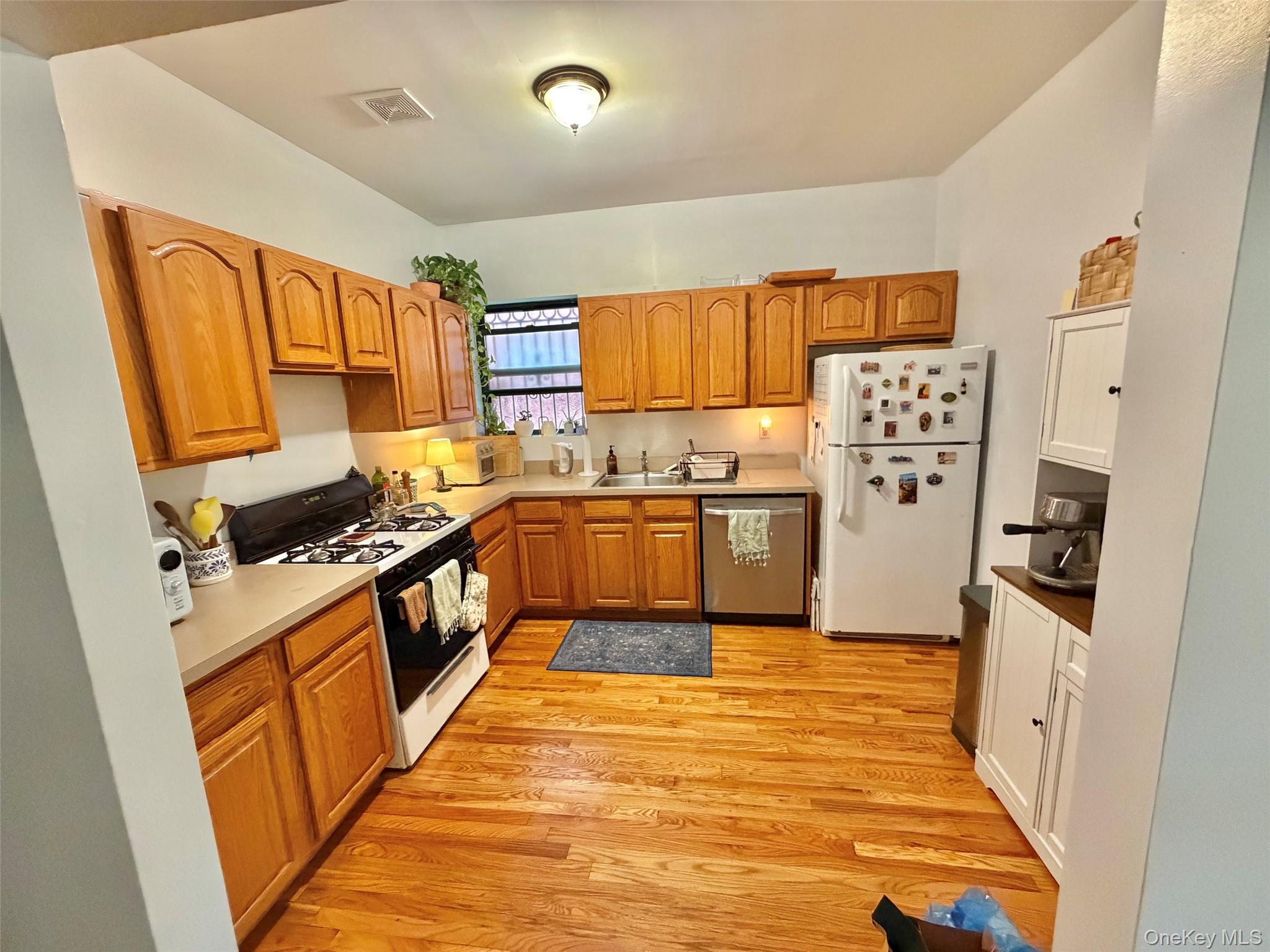 498 Classon Avenue Property Photo 12