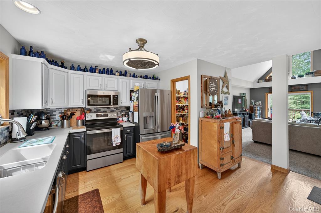 189 School House Road Property Photo 8