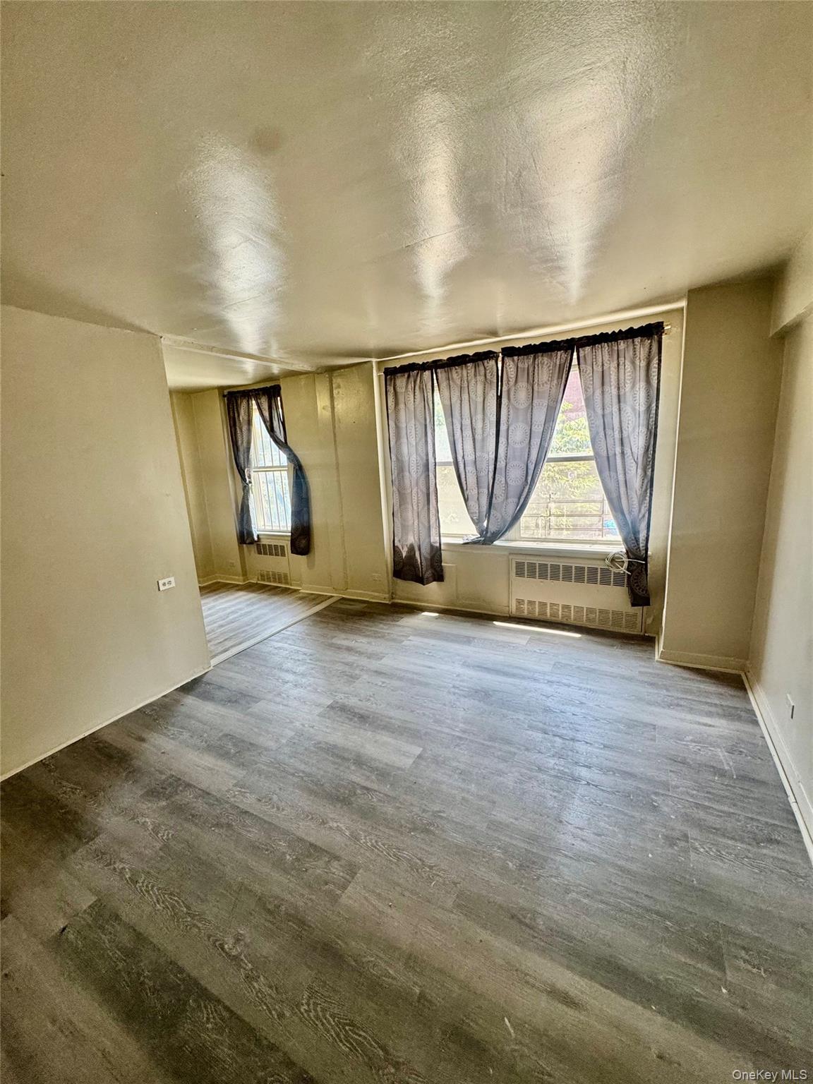 2661 Marion Avenue 2d Property Photo 3