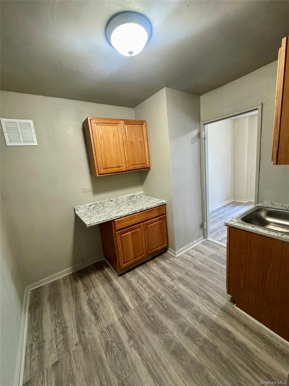 2661 Marion Avenue 2d Property Photo 5