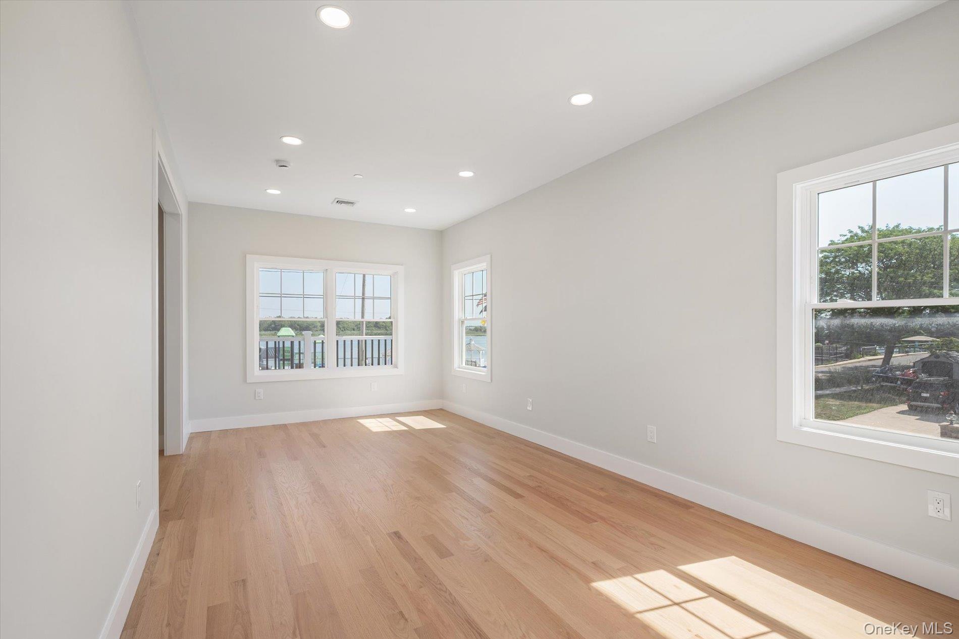 17 Island Parkway Property Photo 12