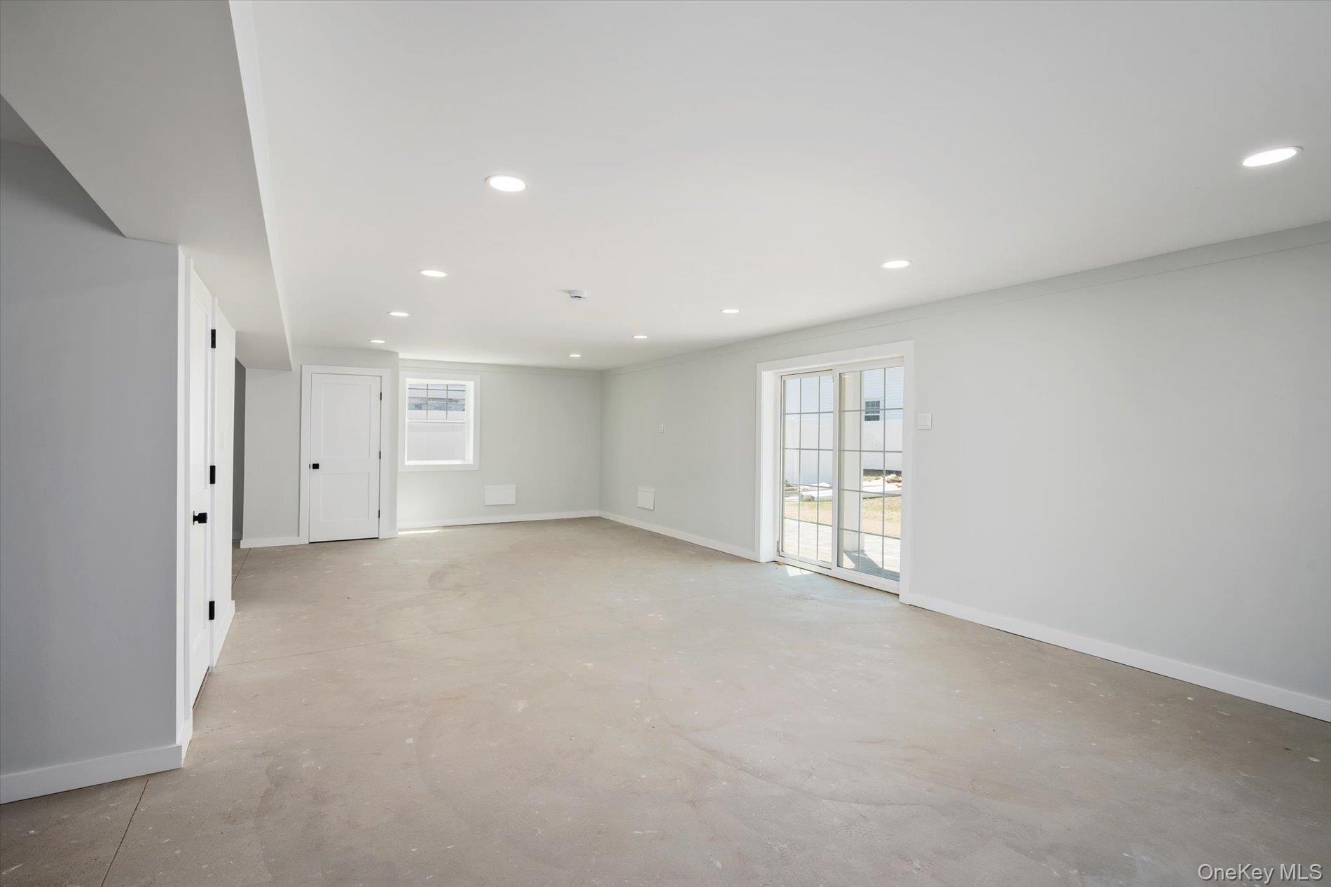17 Island Parkway Property Photo 17