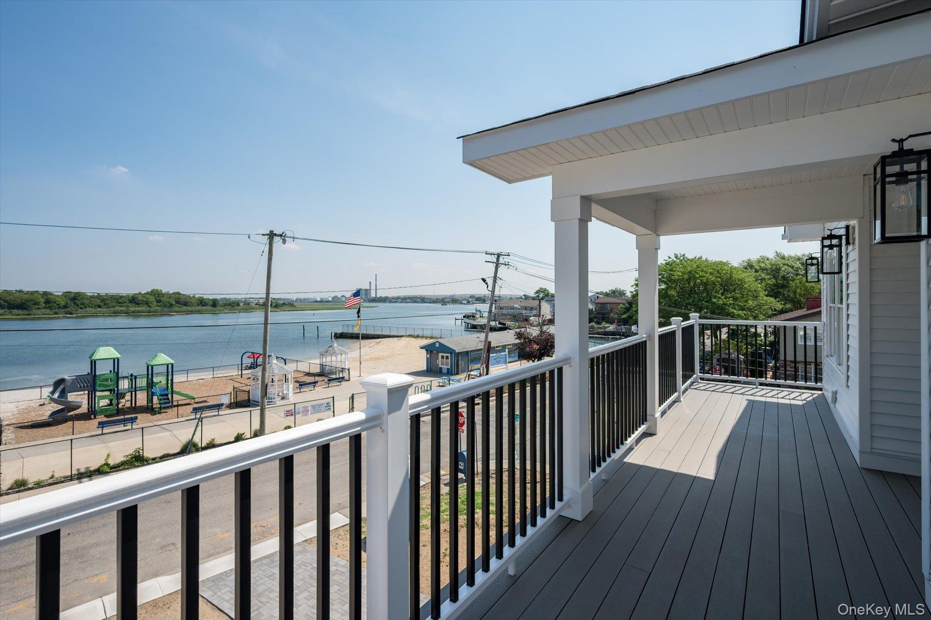 17 Island Parkway Property Photo 18