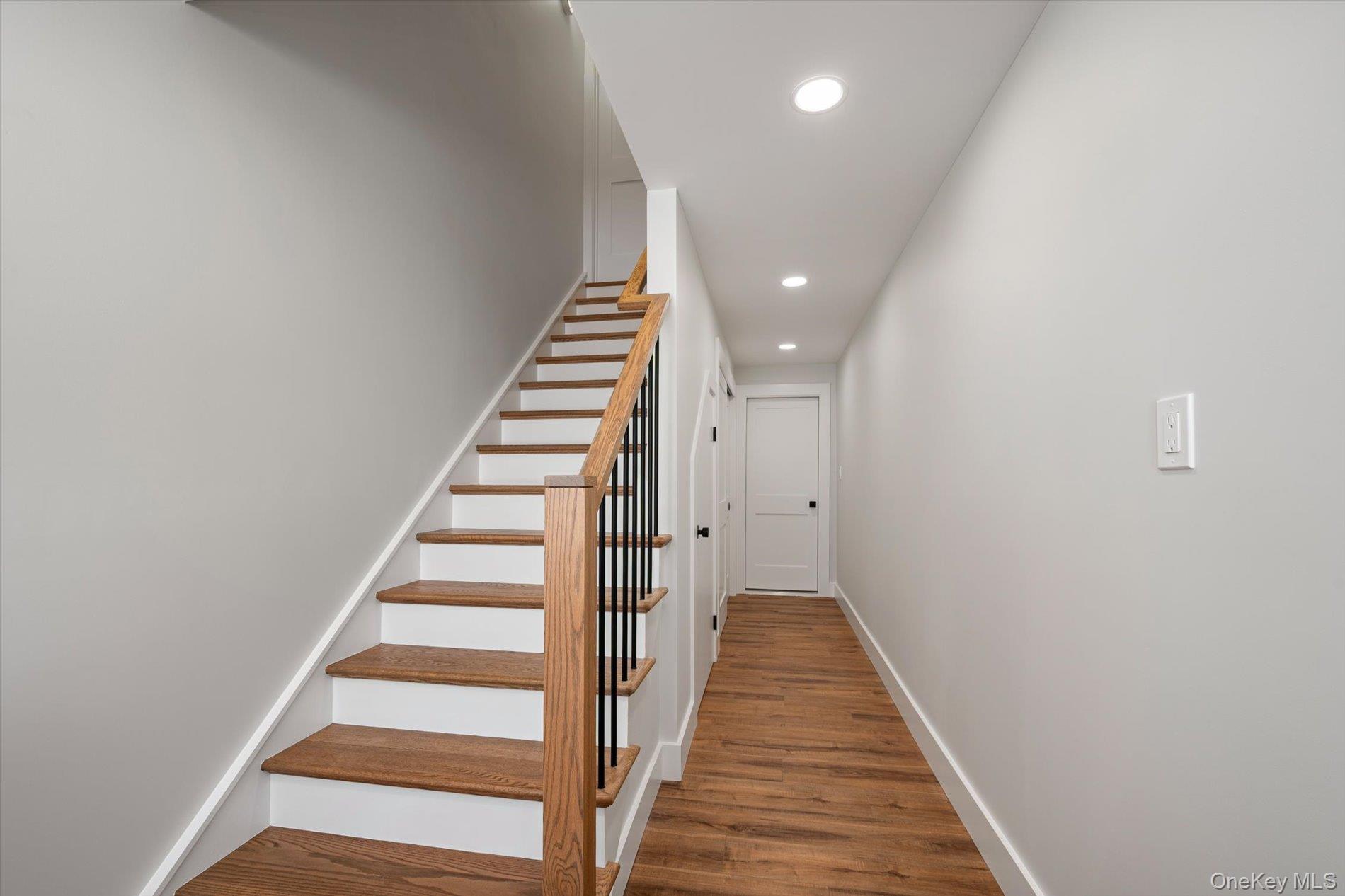 21 Island Parkway Property Photo 11