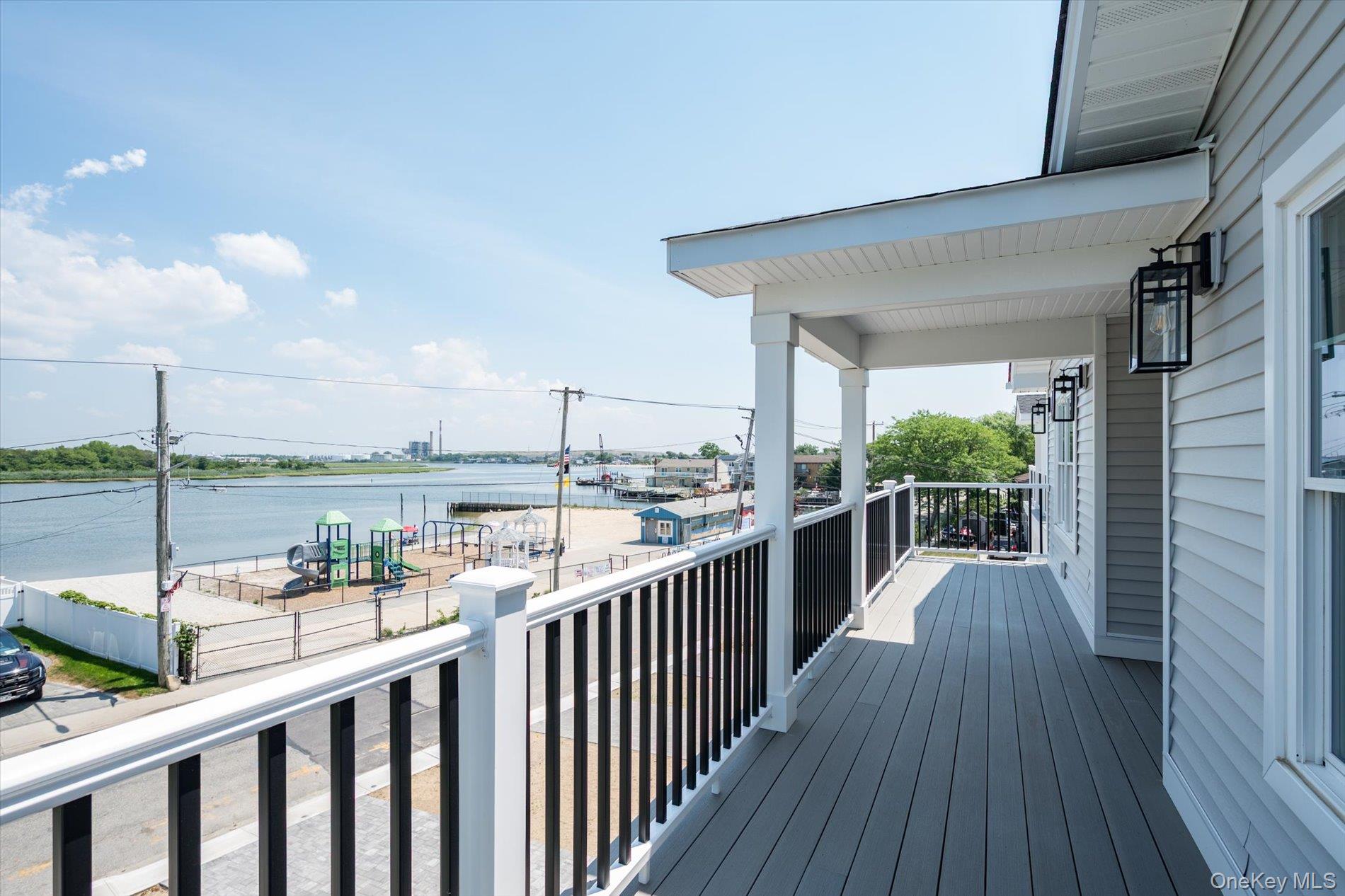 21 Island Parkway Property Photo 18