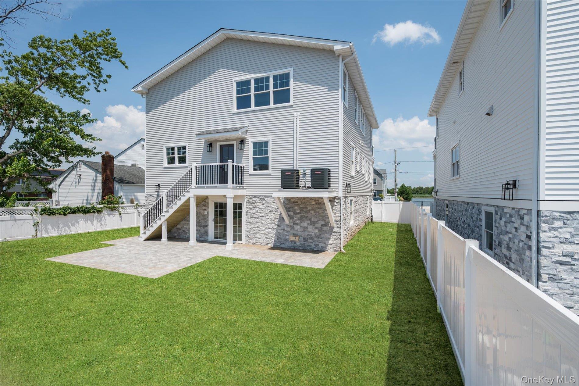 21 Island Parkway Property Photo 19