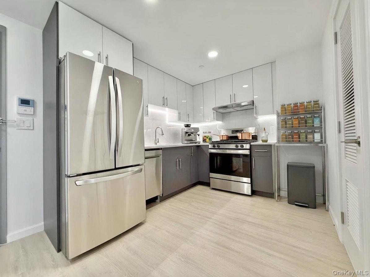 13450 Blossom Avenue 4f Property Photo 2