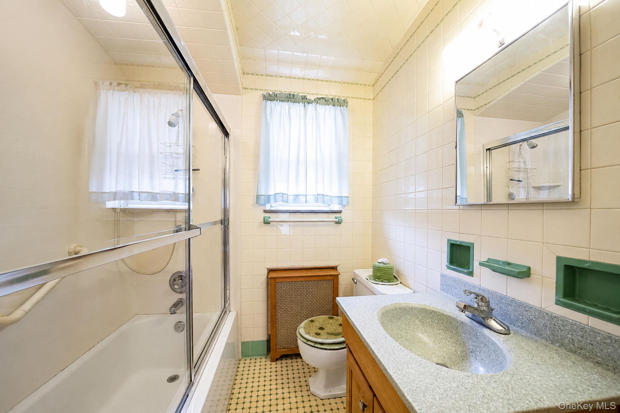 1621 Lurting Avenue Property Photo 16