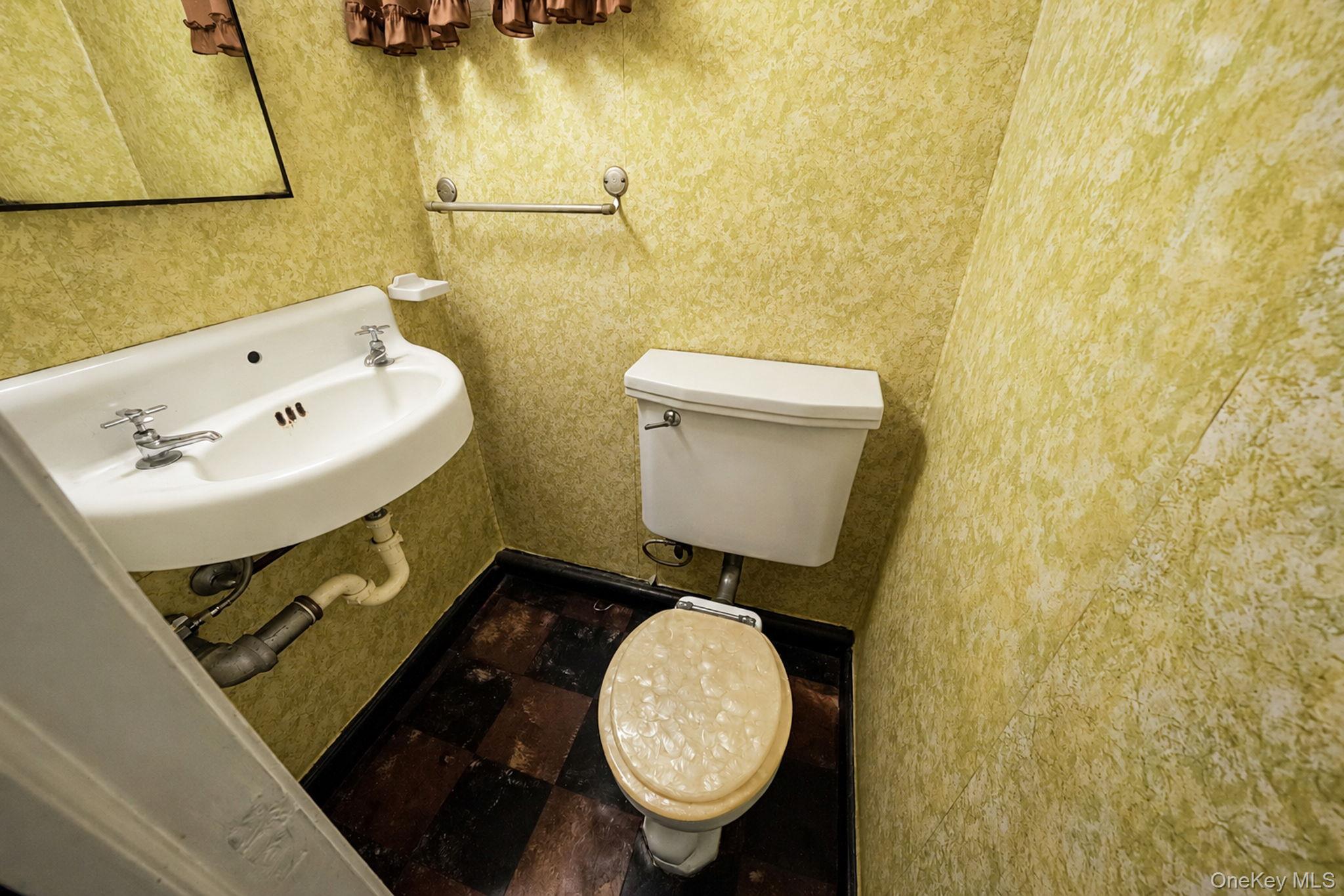 1621 Lurting Avenue Property Photo 20