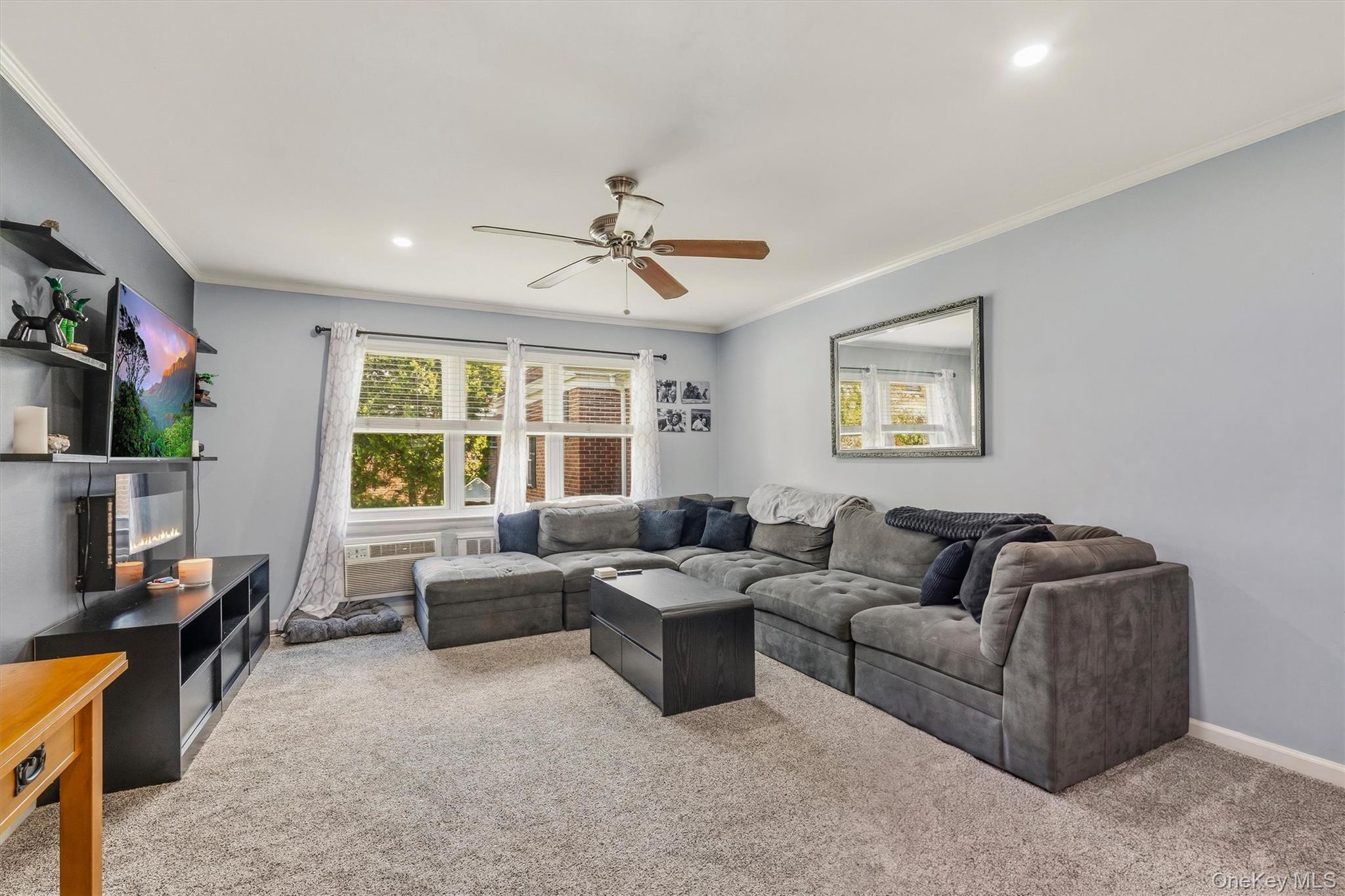 135 S Highland Avenue 5d6 Property Photo 4
