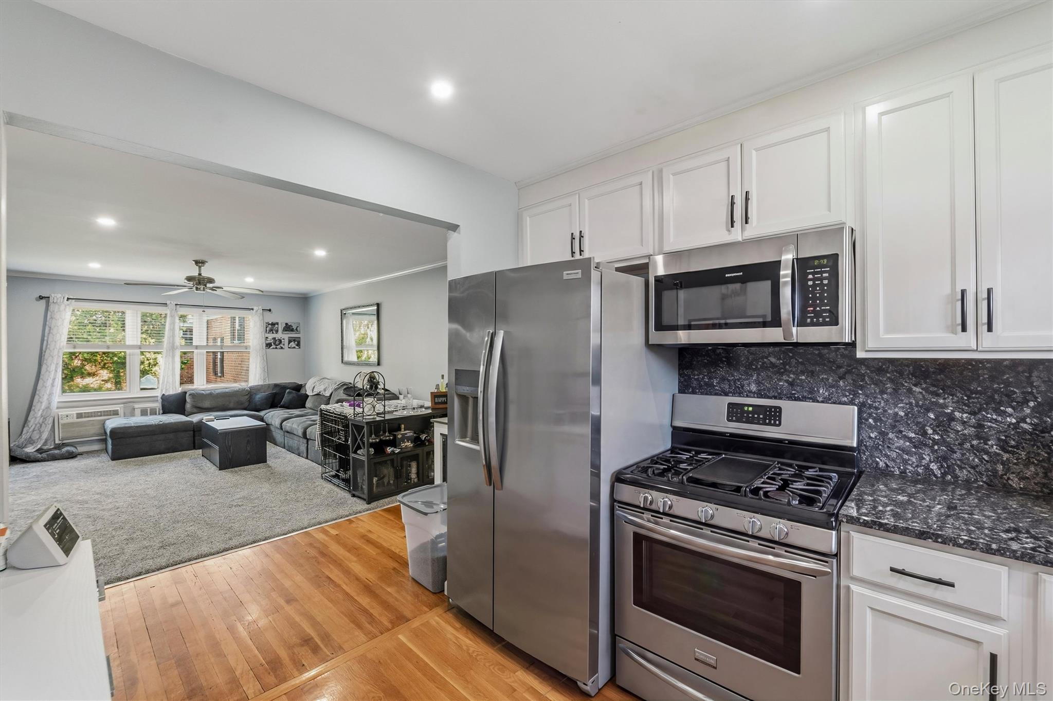 135 S Highland Avenue 5d6 Property Photo 8