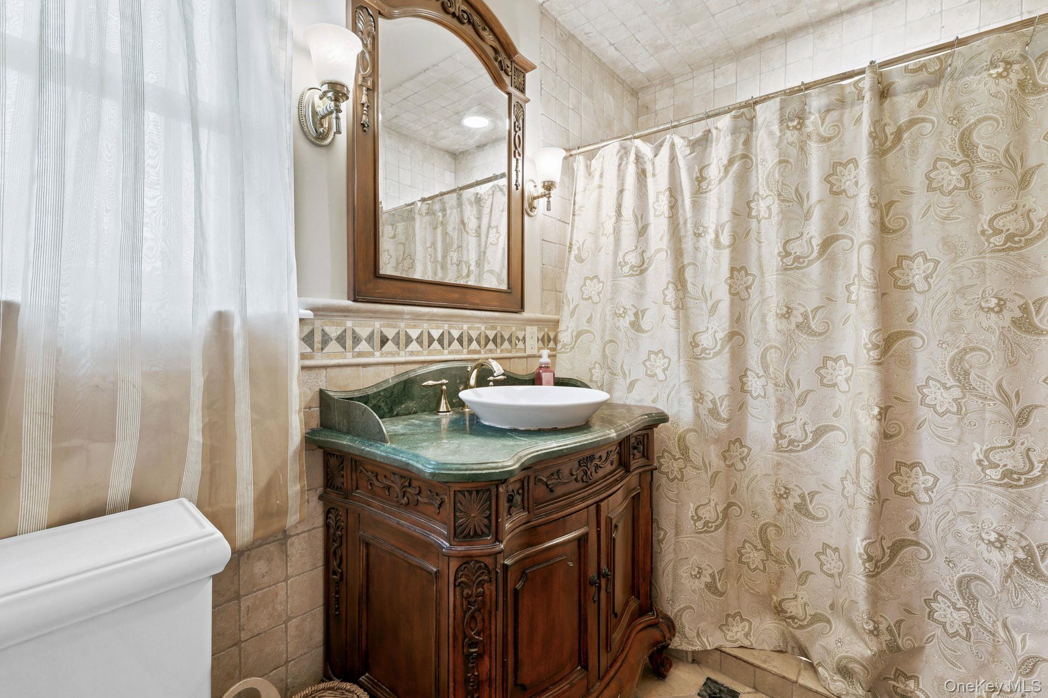 873 James Street Property Photo 14