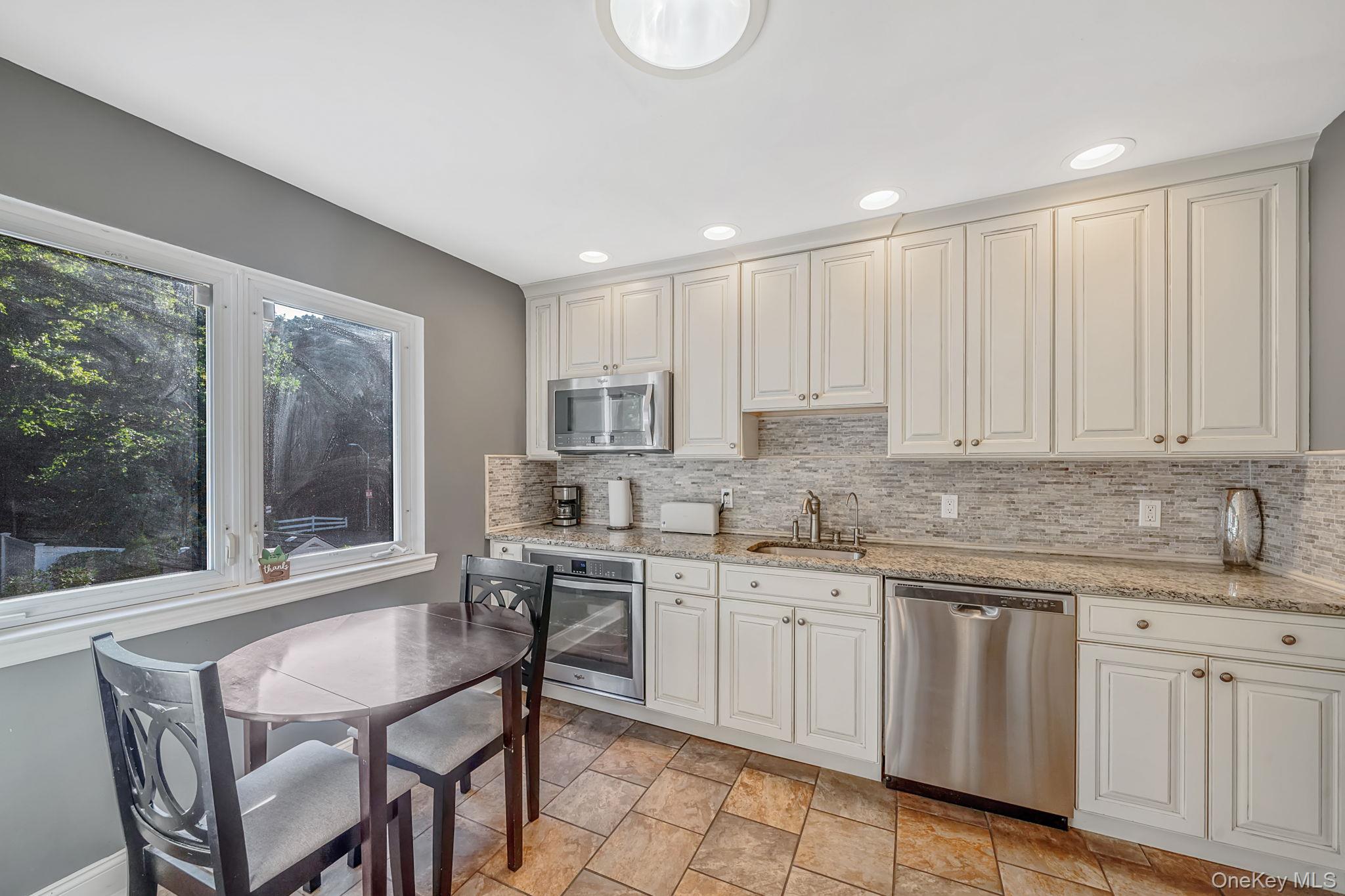 37 Oak Forest Drive Property Photo 10