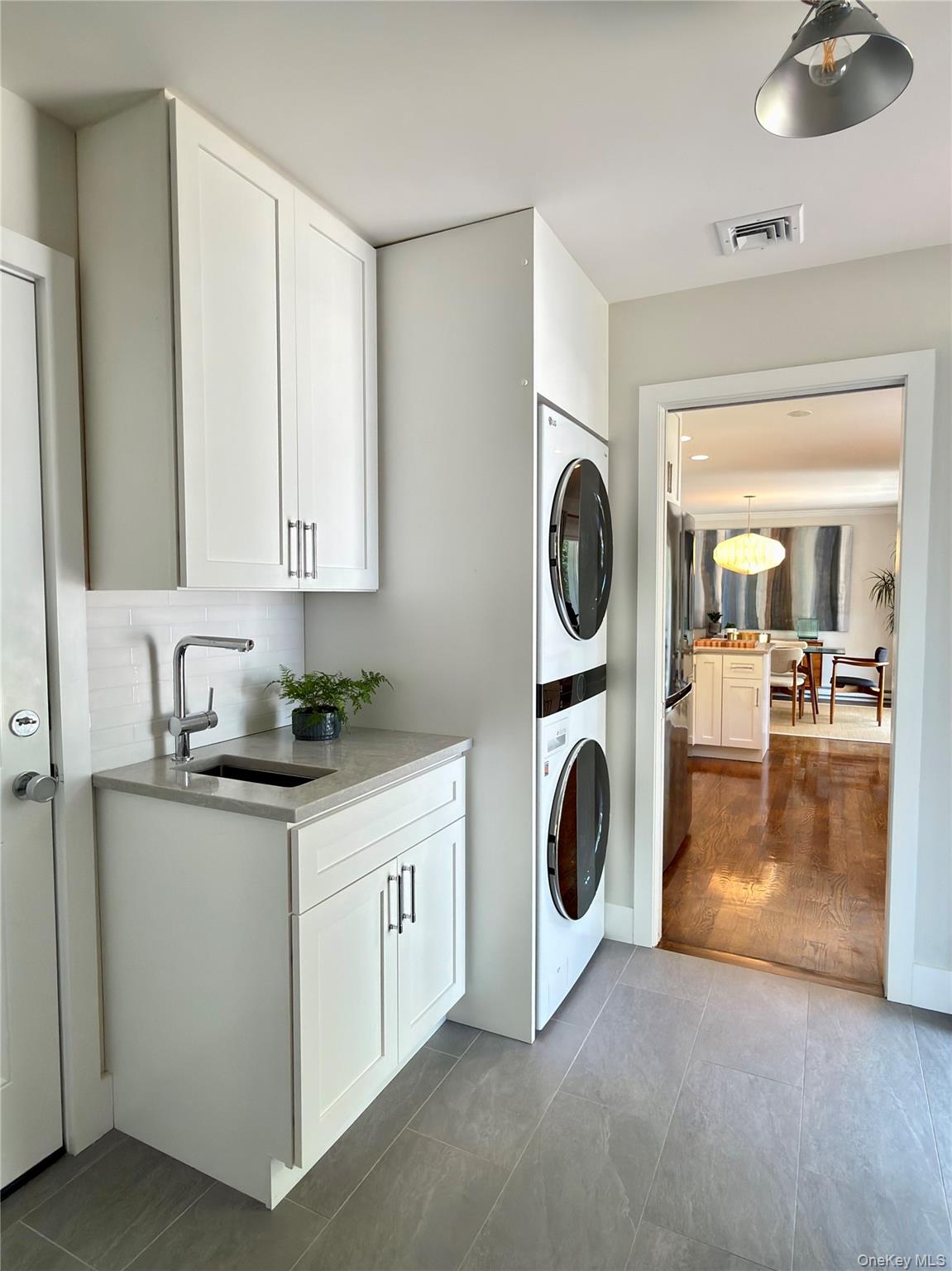 17 Locust Street Property Photo 7