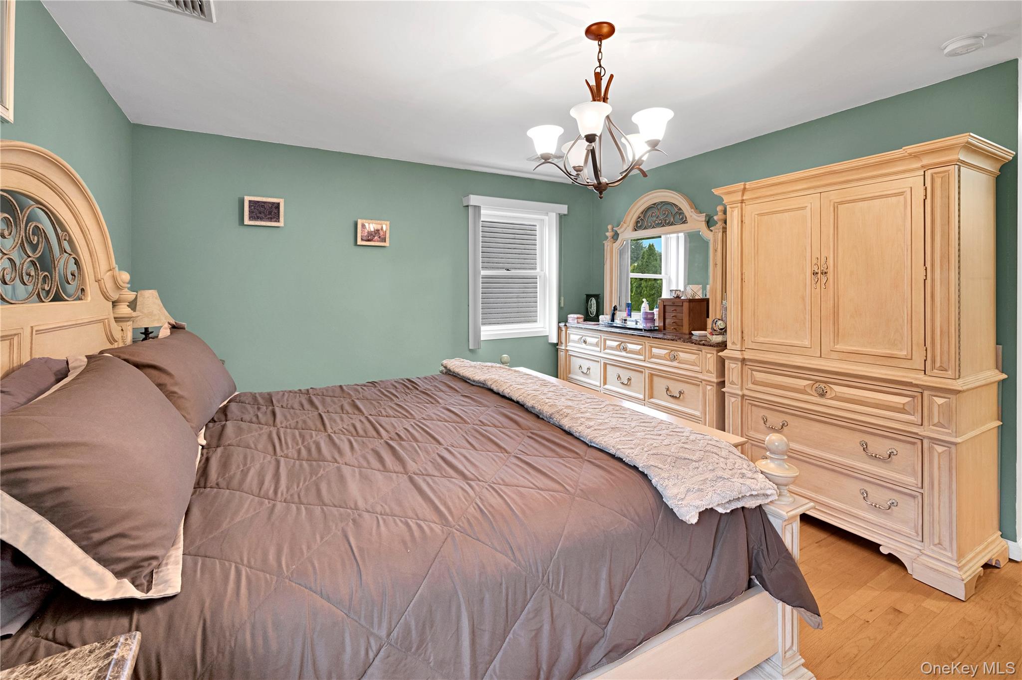 94 Franklin Avenue Property Photo 15