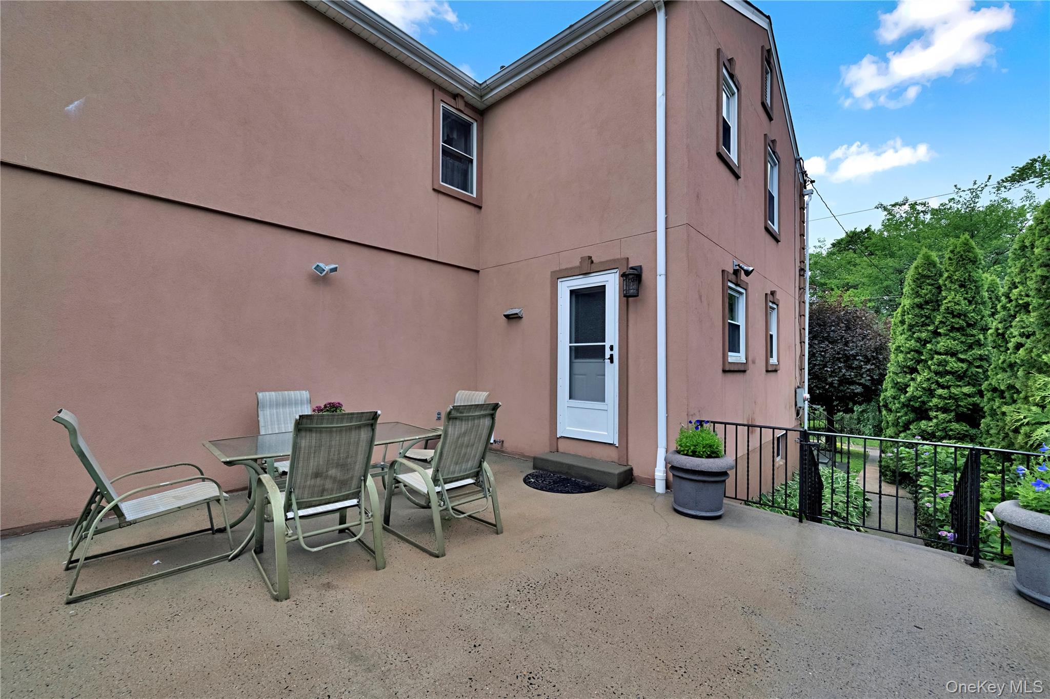 94 Franklin Avenue Property Photo 28
