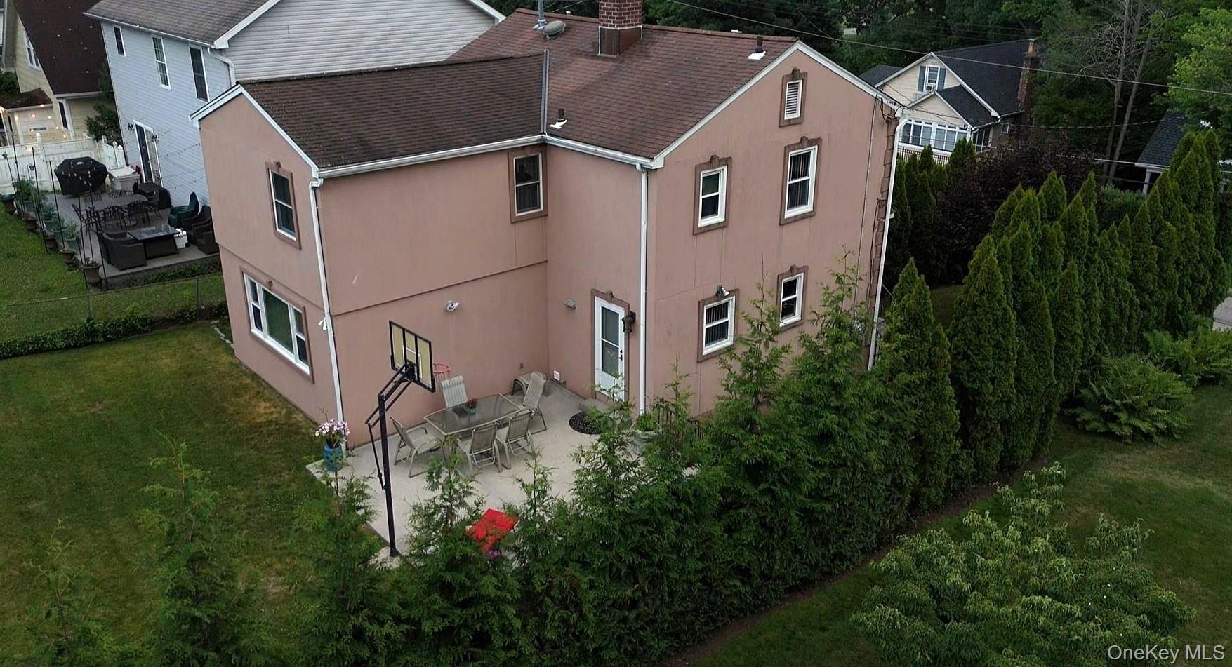 94 Franklin Avenue Property Photo 33