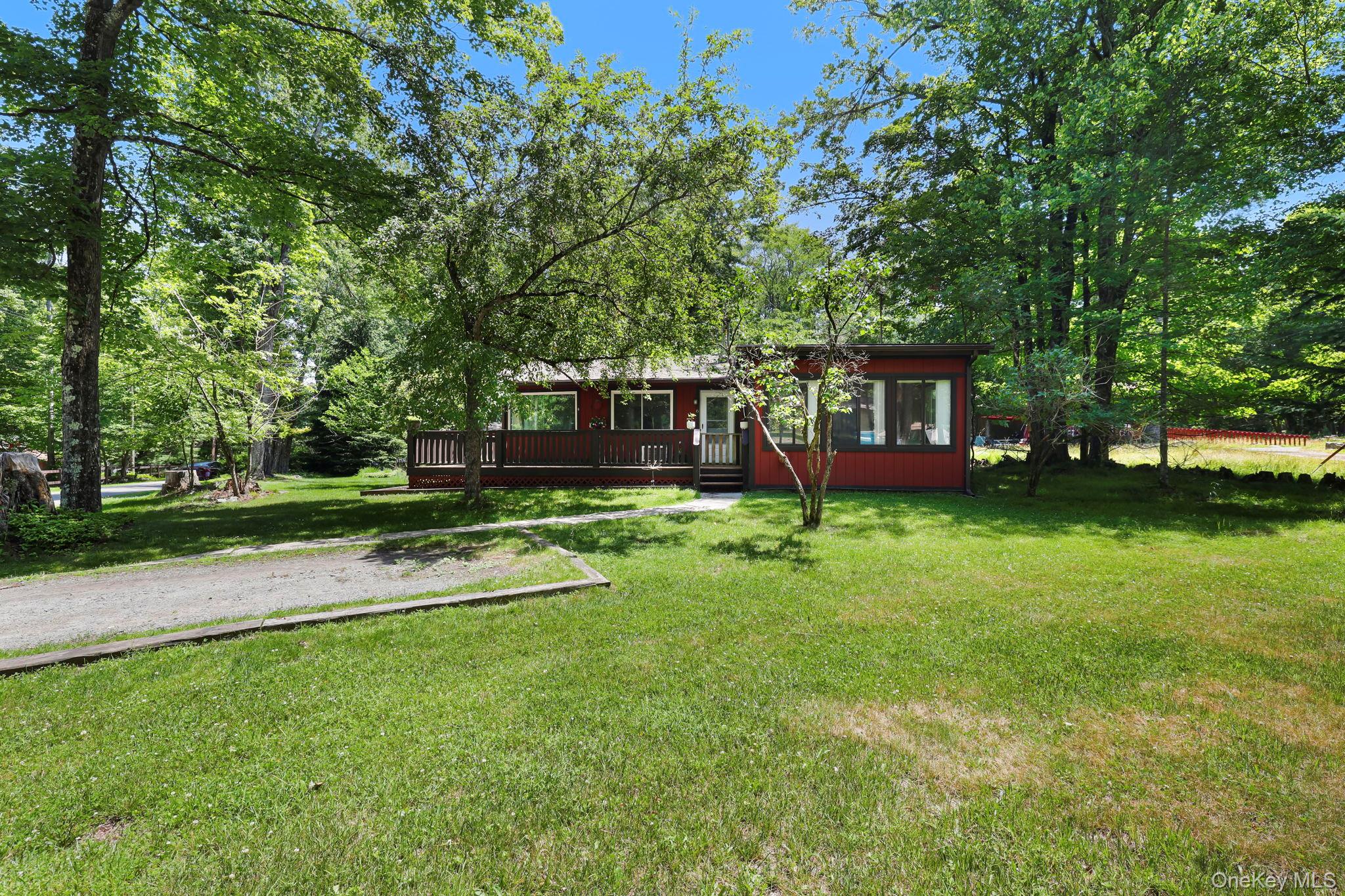6 Berkshire Trail Property Photo 3