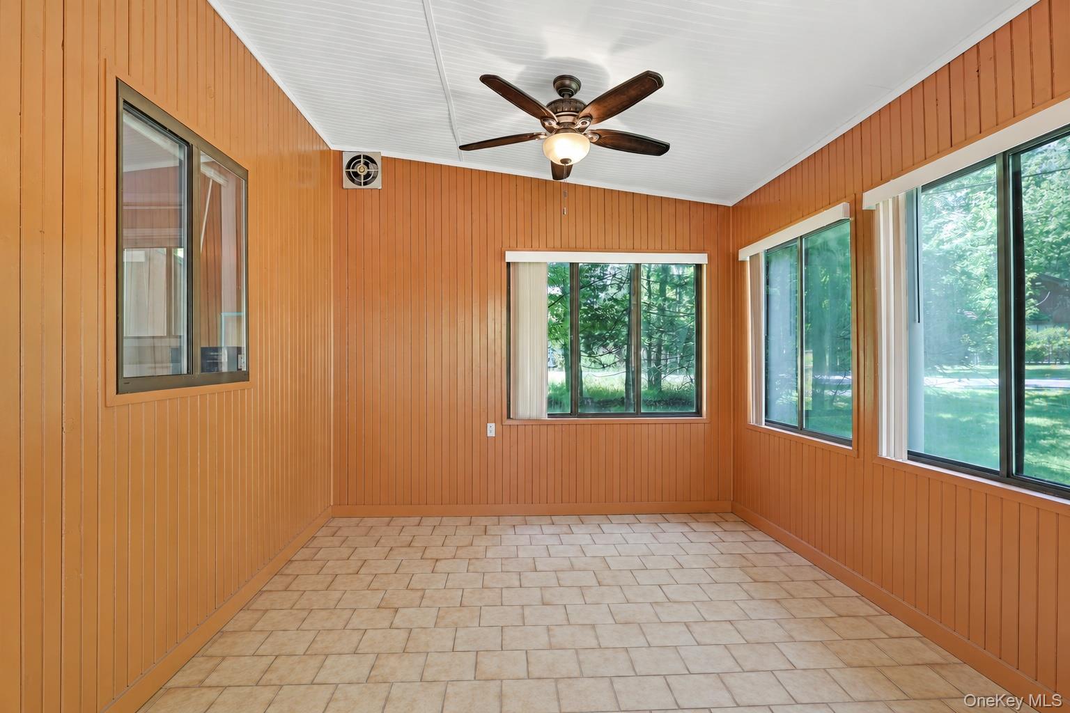 6 Berkshire Trail Property Photo 27