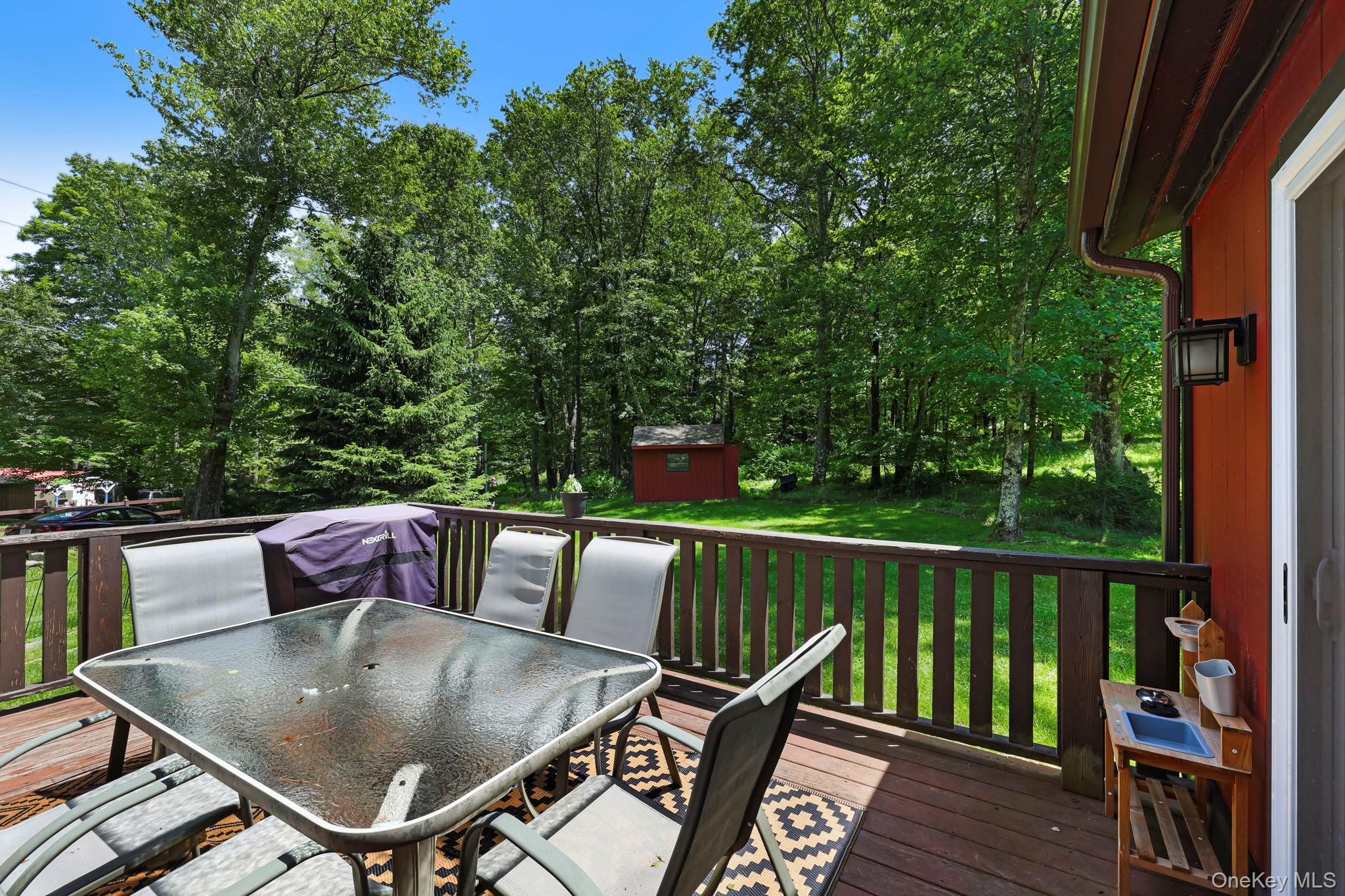 6 Berkshire Trail Property Photo 33