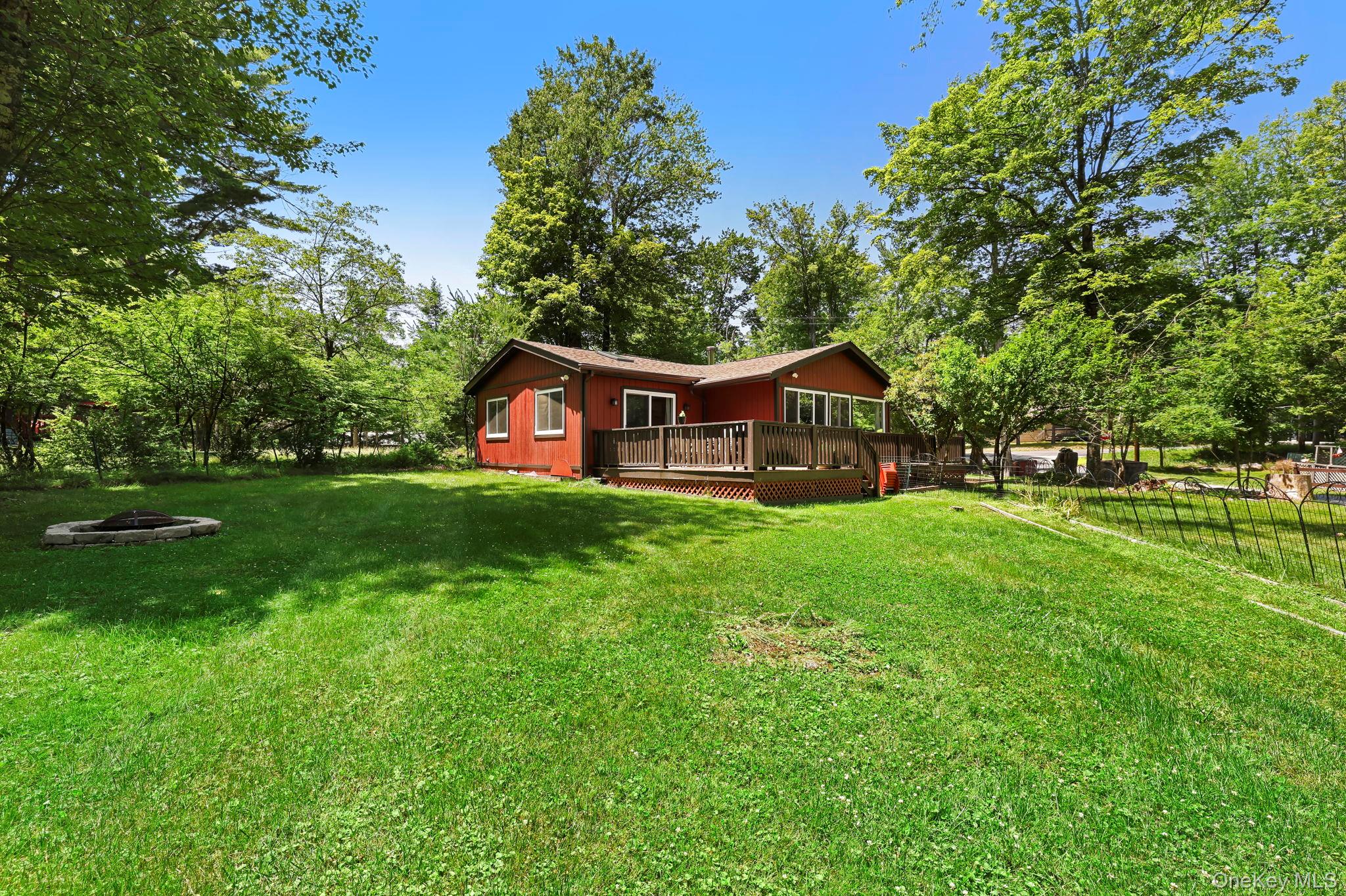 6 Berkshire Trail Property Photo 34