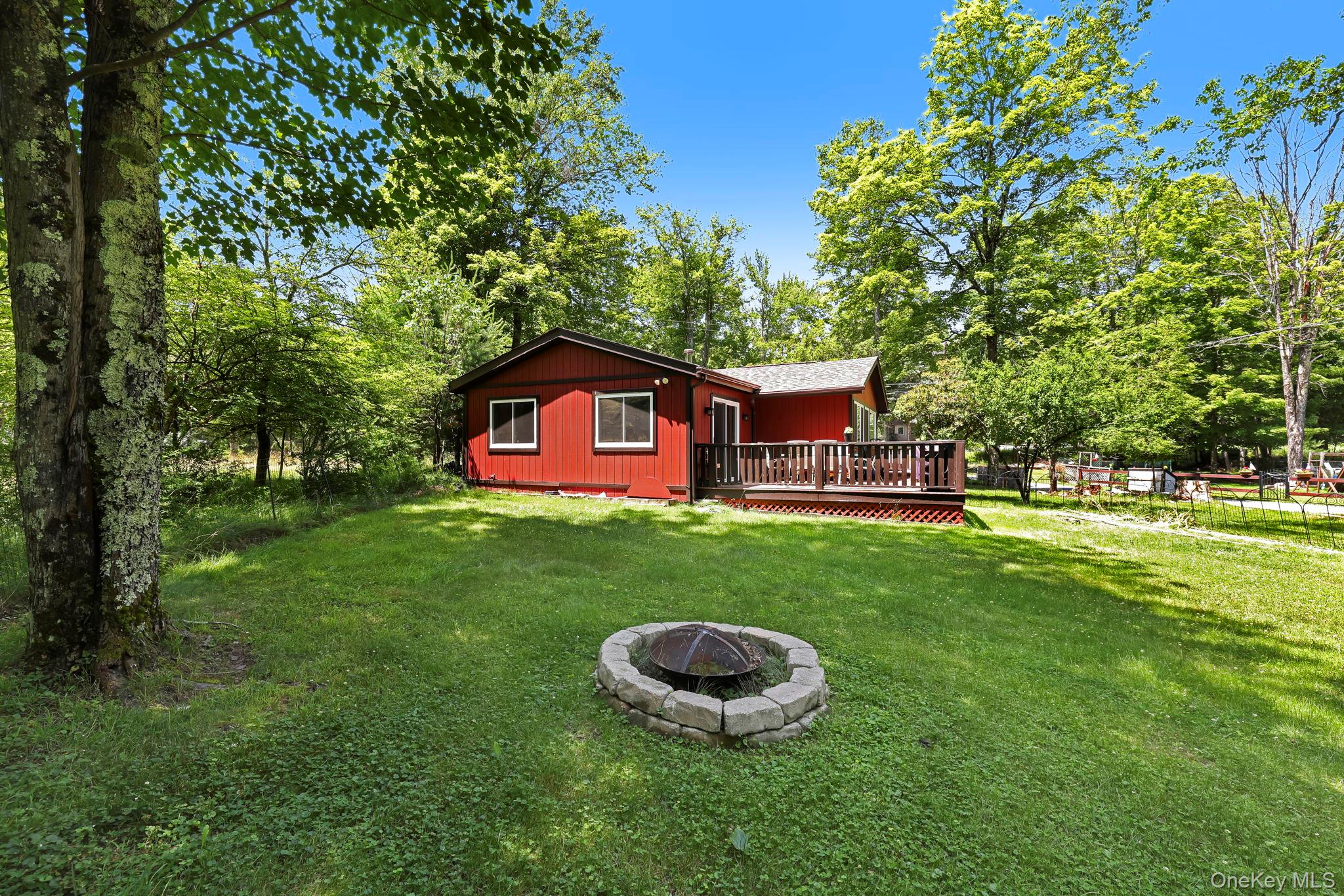 6 Berkshire Trail Property Photo 35