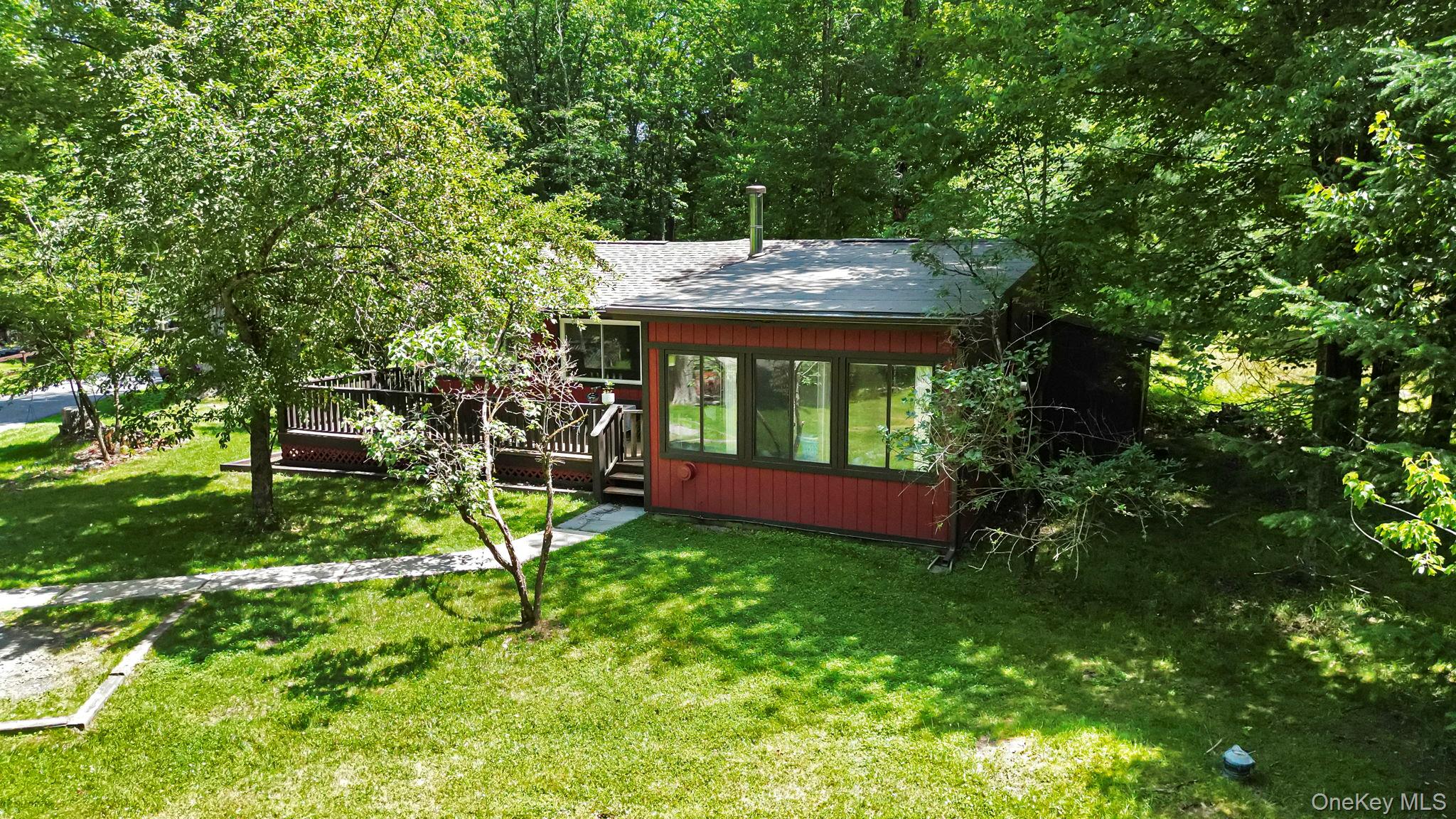 6 Berkshire Trail Property Photo 36