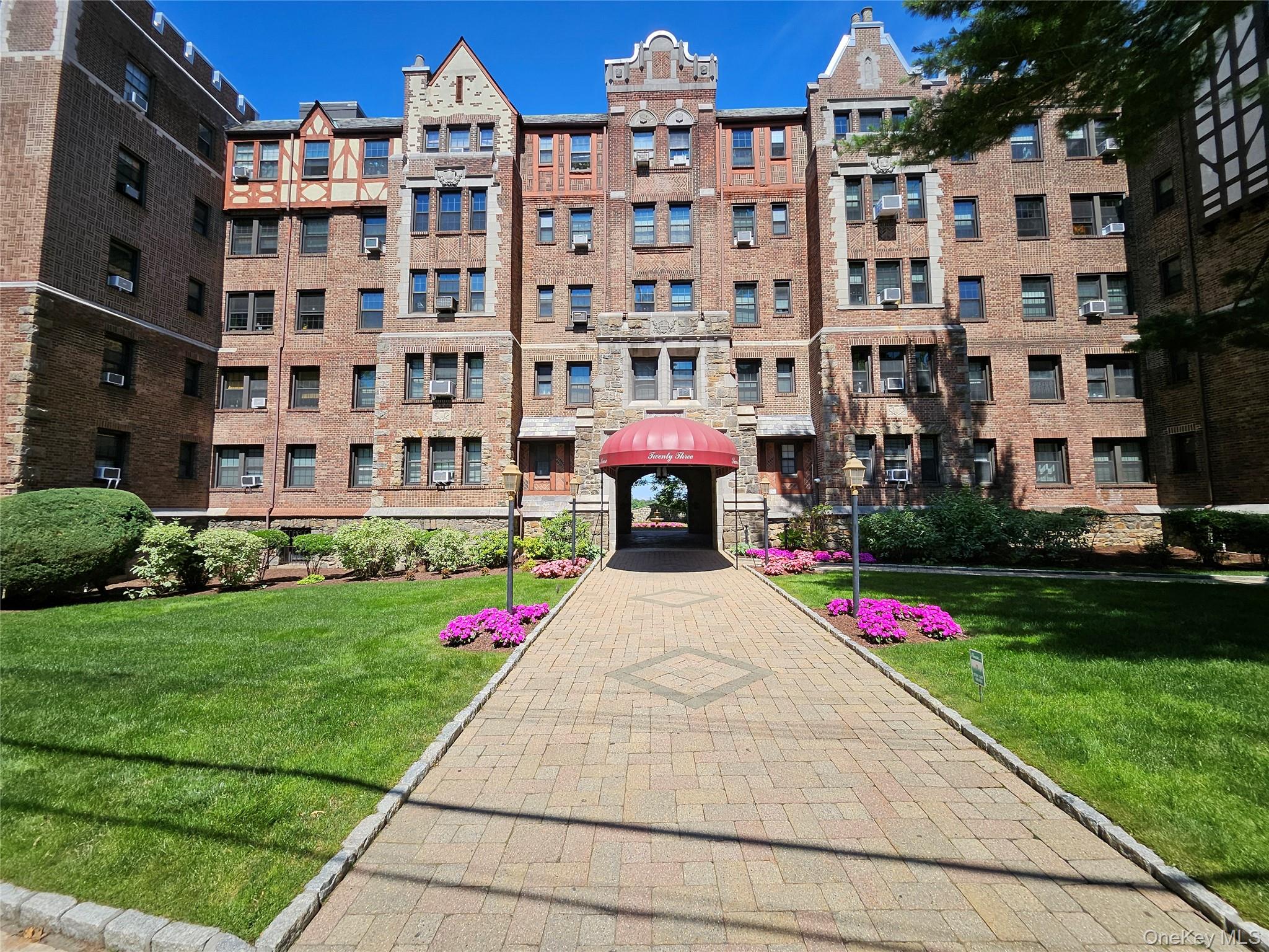 23 Old Mamaroneck Road 5k Property Photo 2