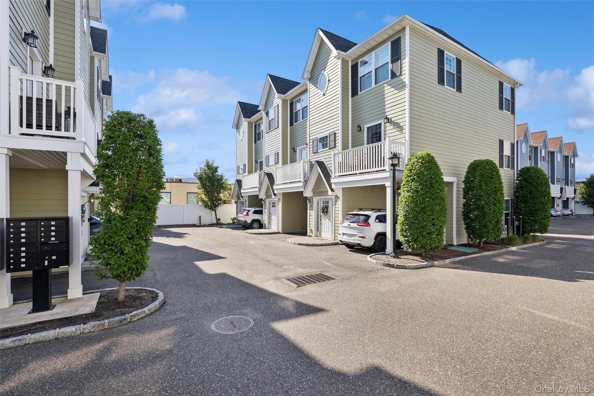 10 Hearthstone Court Property Photo 1