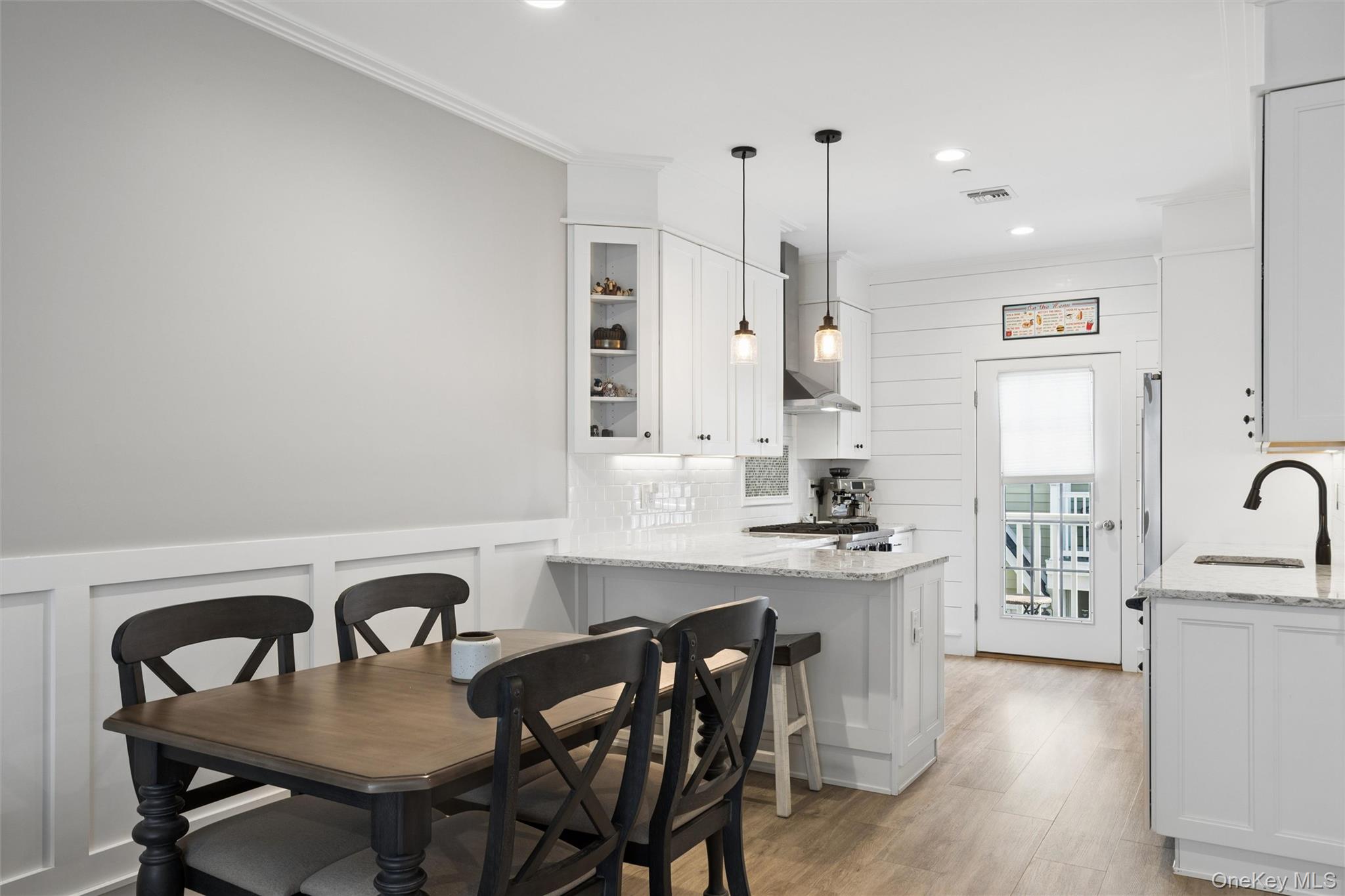 10 Hearthstone Court Property Photo 11