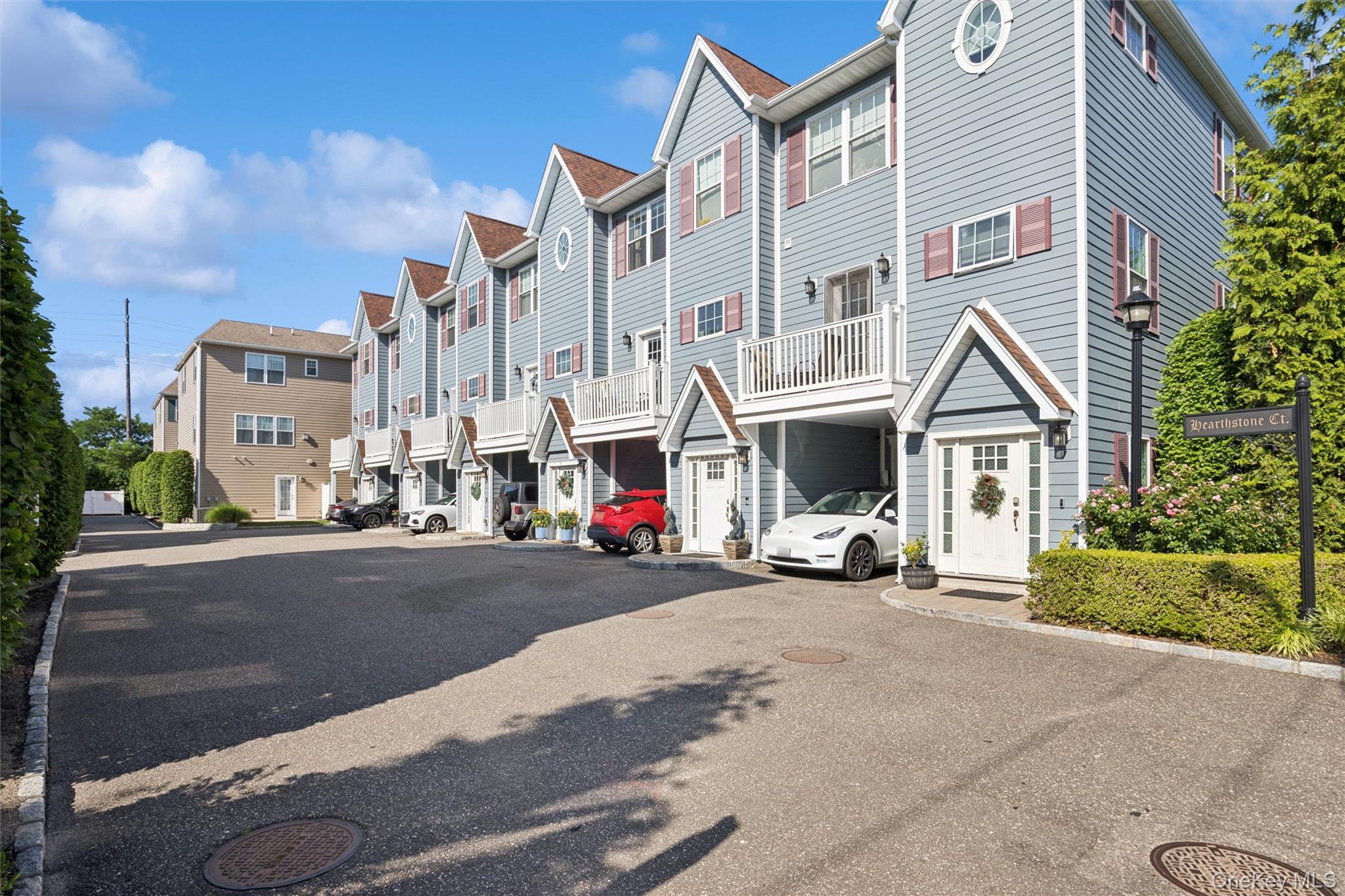 10 Hearthstone Court Property Photo 32