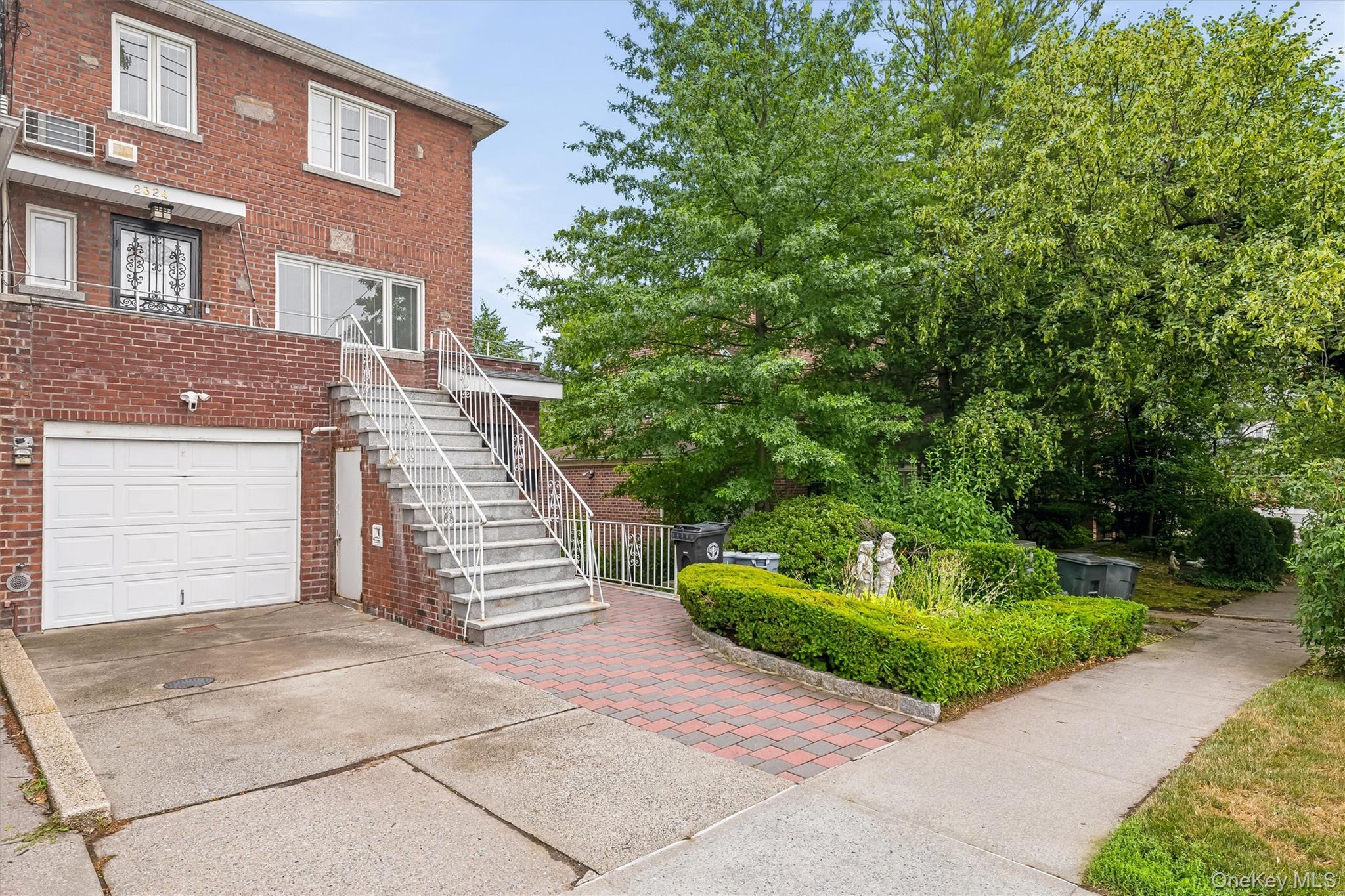 2324 Westervelt Avenue Property Photo 2