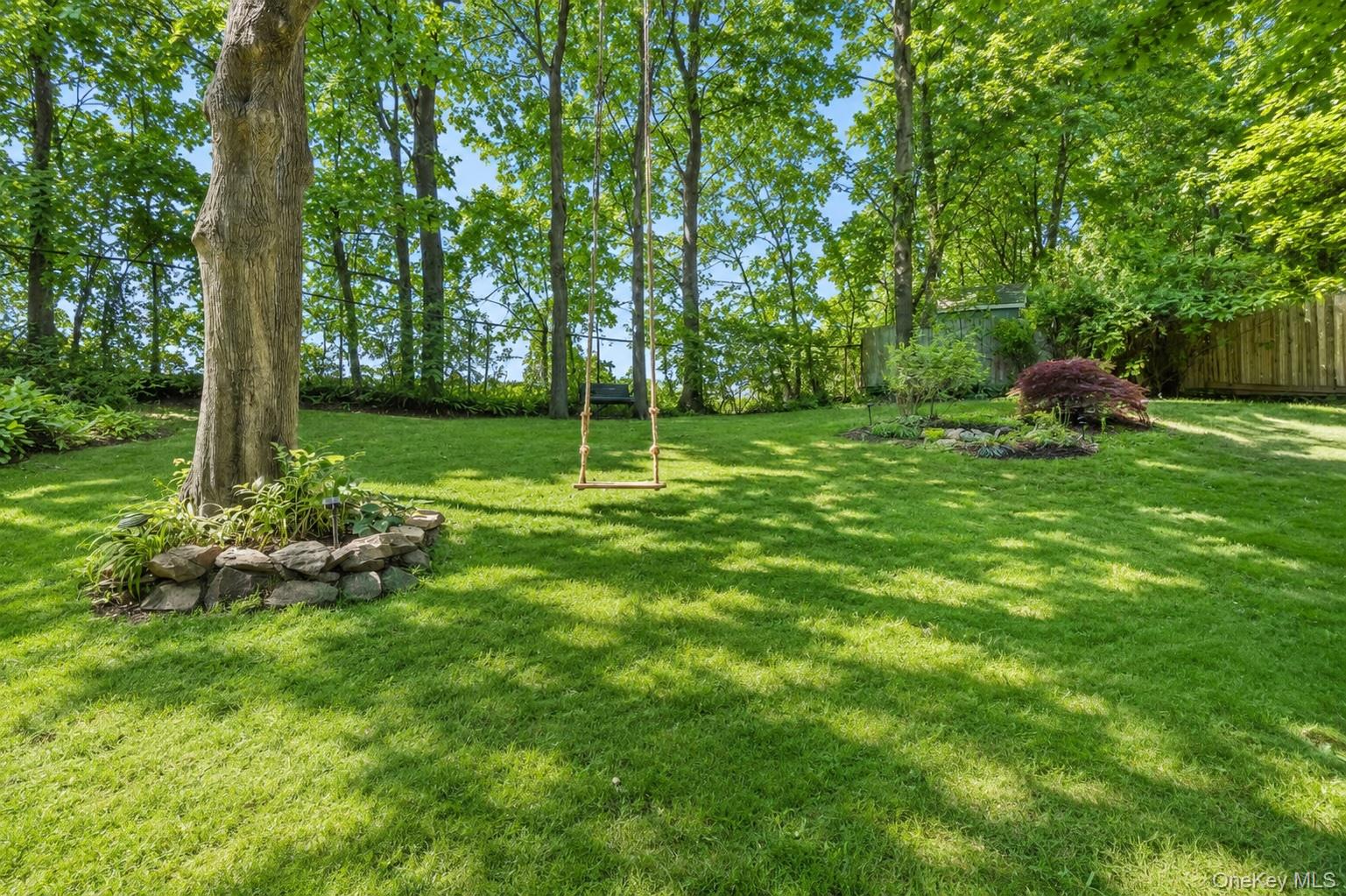 26 Davis Avenue Property Photo 35