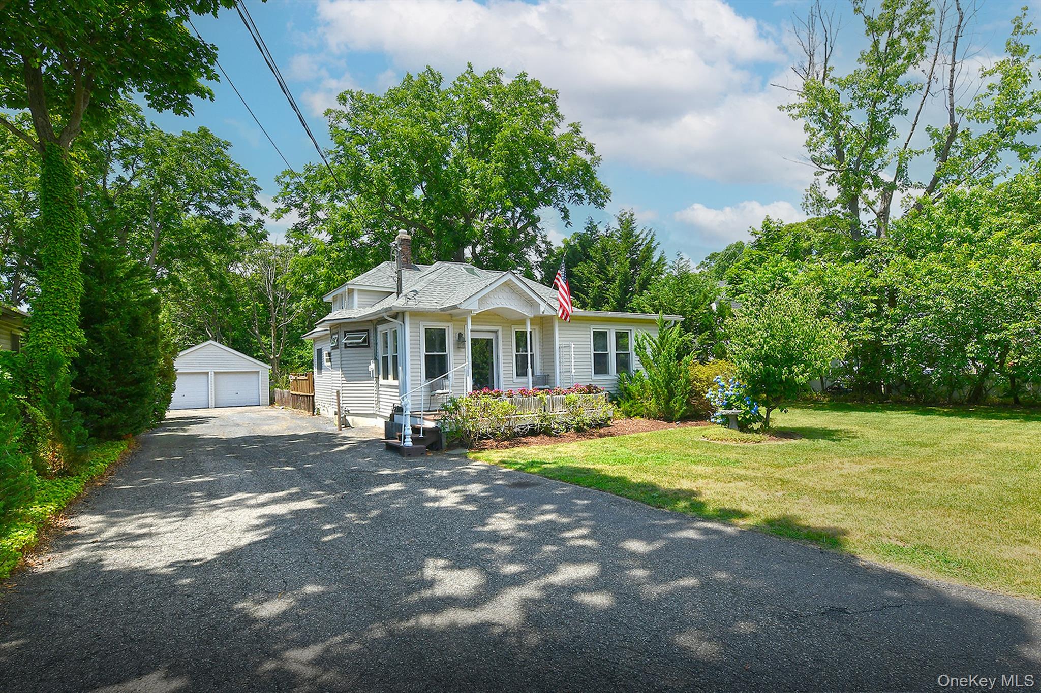 38 Roosevelt Avenue Property Photo 2