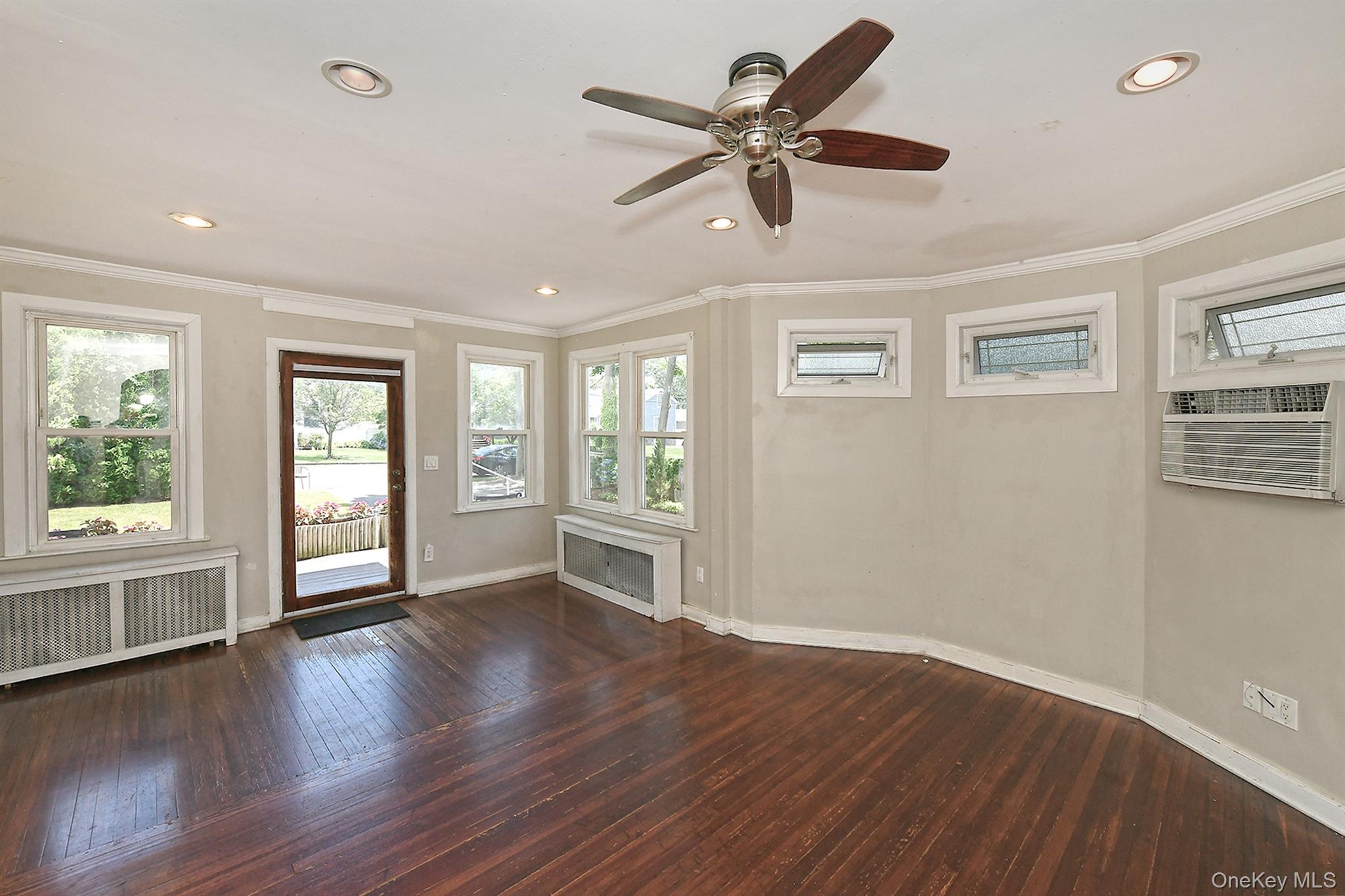 38 Roosevelt Avenue Property Photo 6