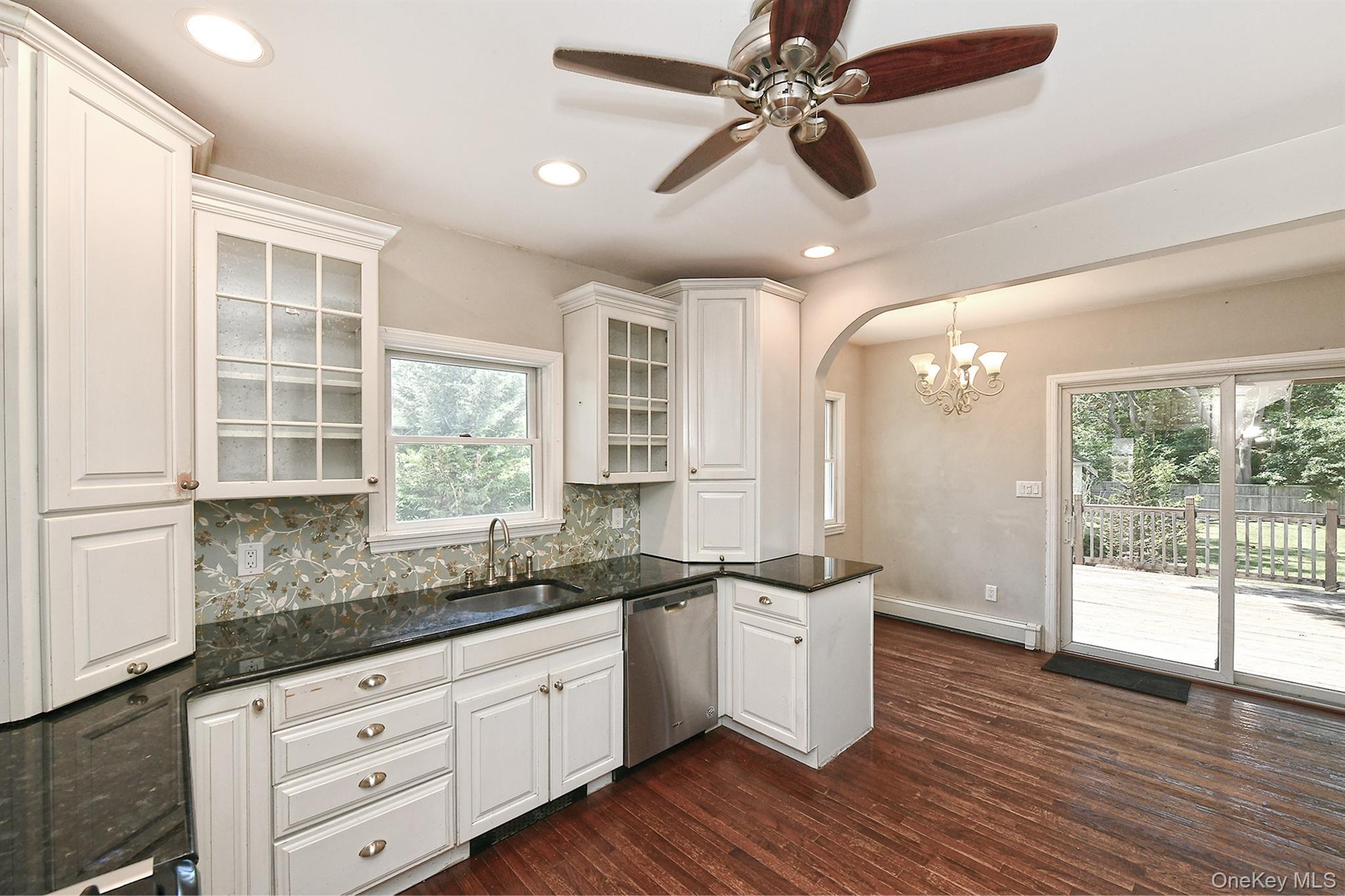 38 Roosevelt Avenue Property Photo 11