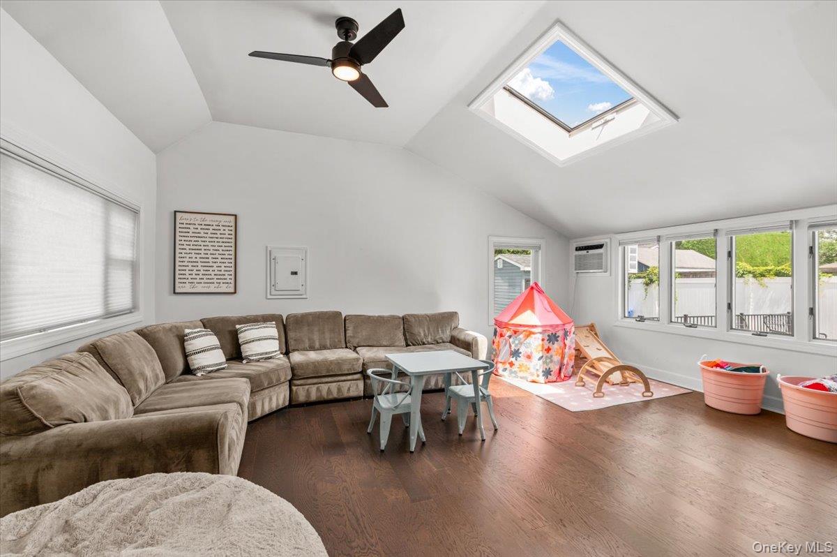 78 Broadway Property Photo 11