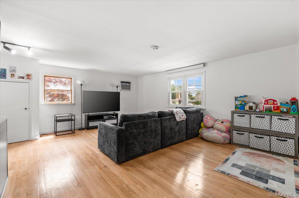 78 Broadway Property Photo 18