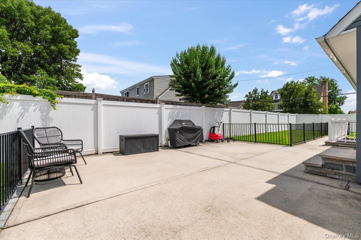 78 Broadway Property Photo 27