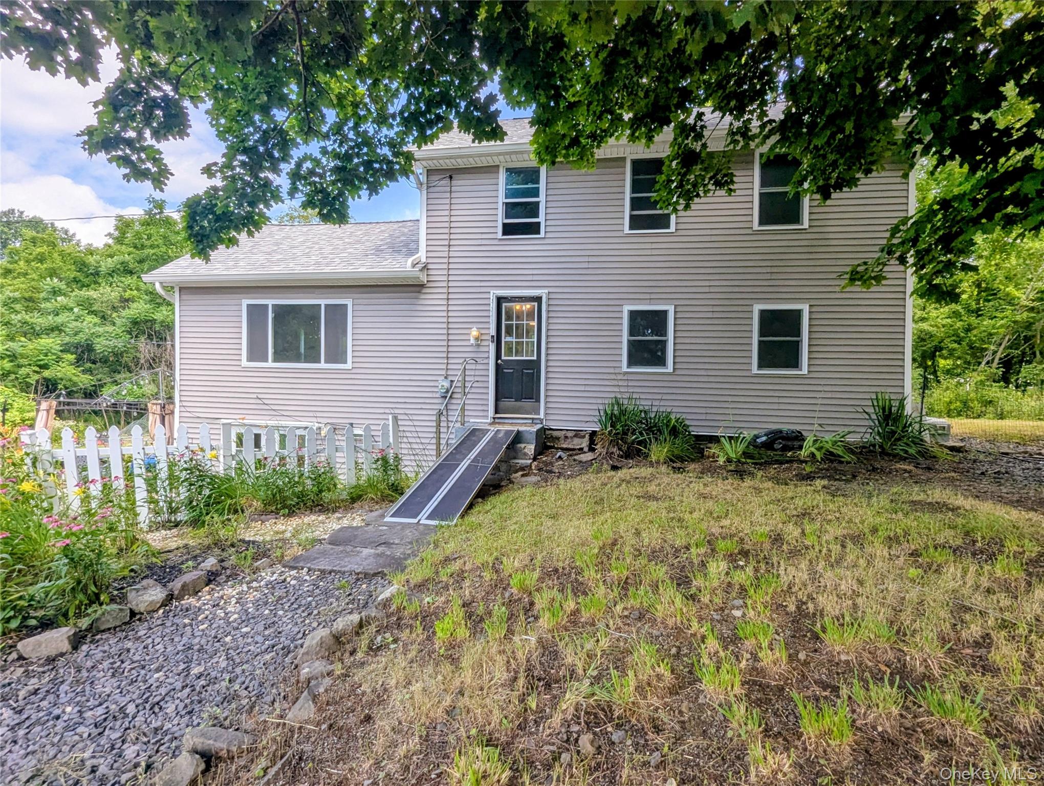 122 Castle High Road Property Photo 2