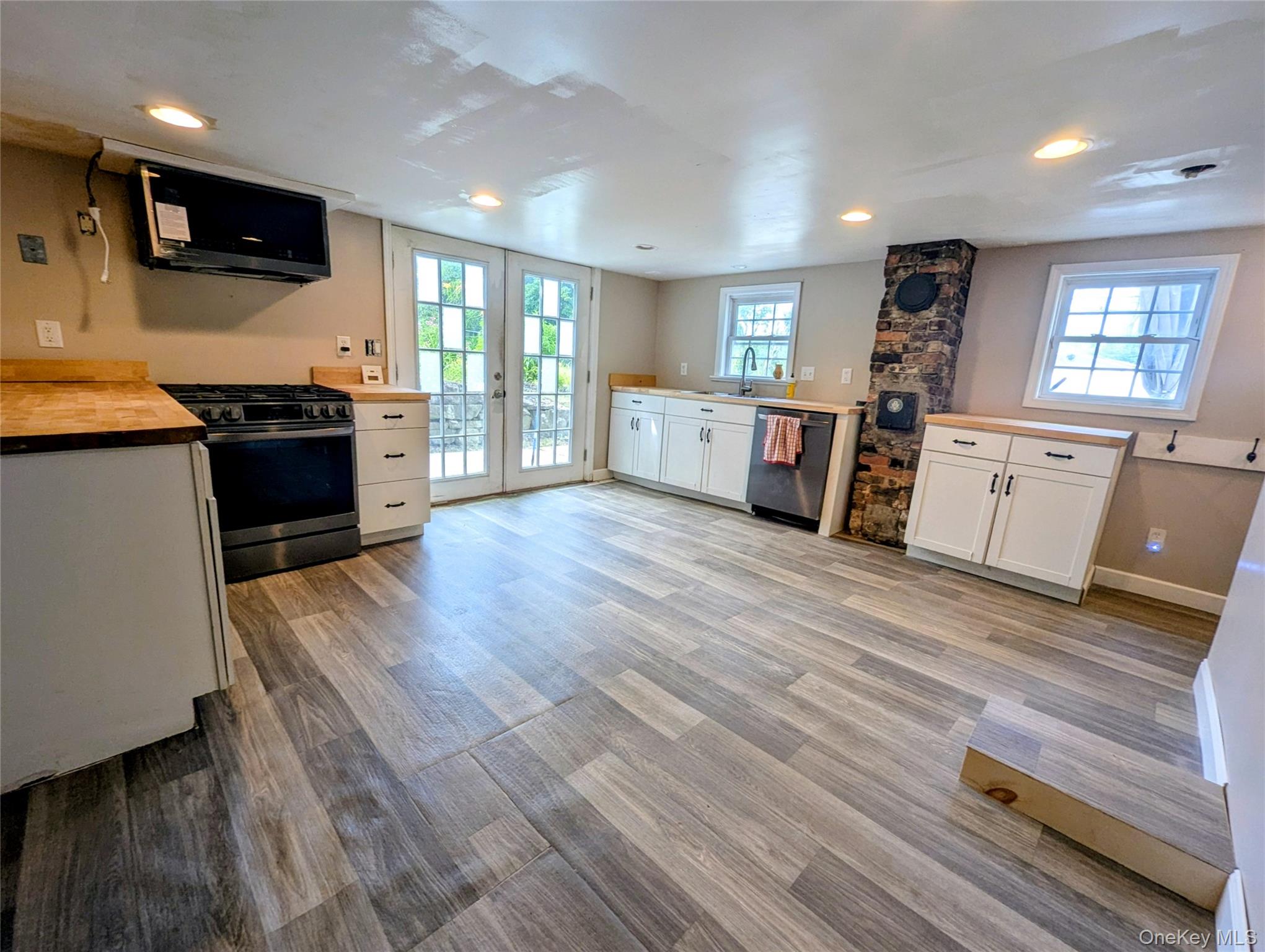 122 Castle High Road Property Photo 8