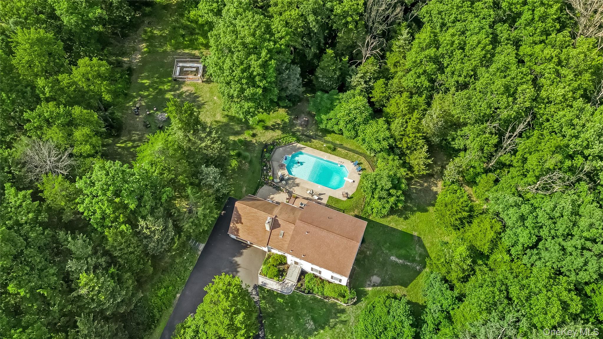 185 Rombout Road Property Photo 3