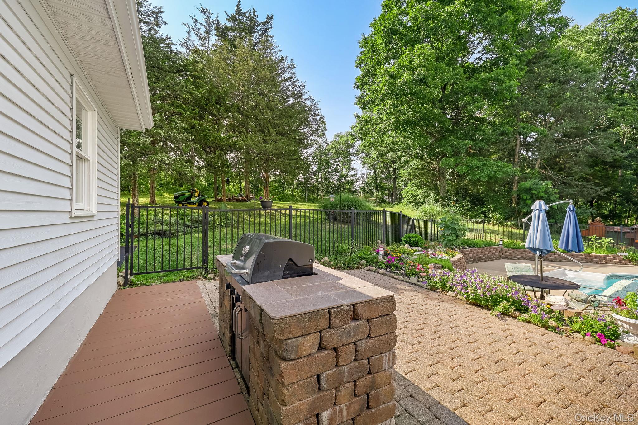 185 Rombout Road Property Photo 10