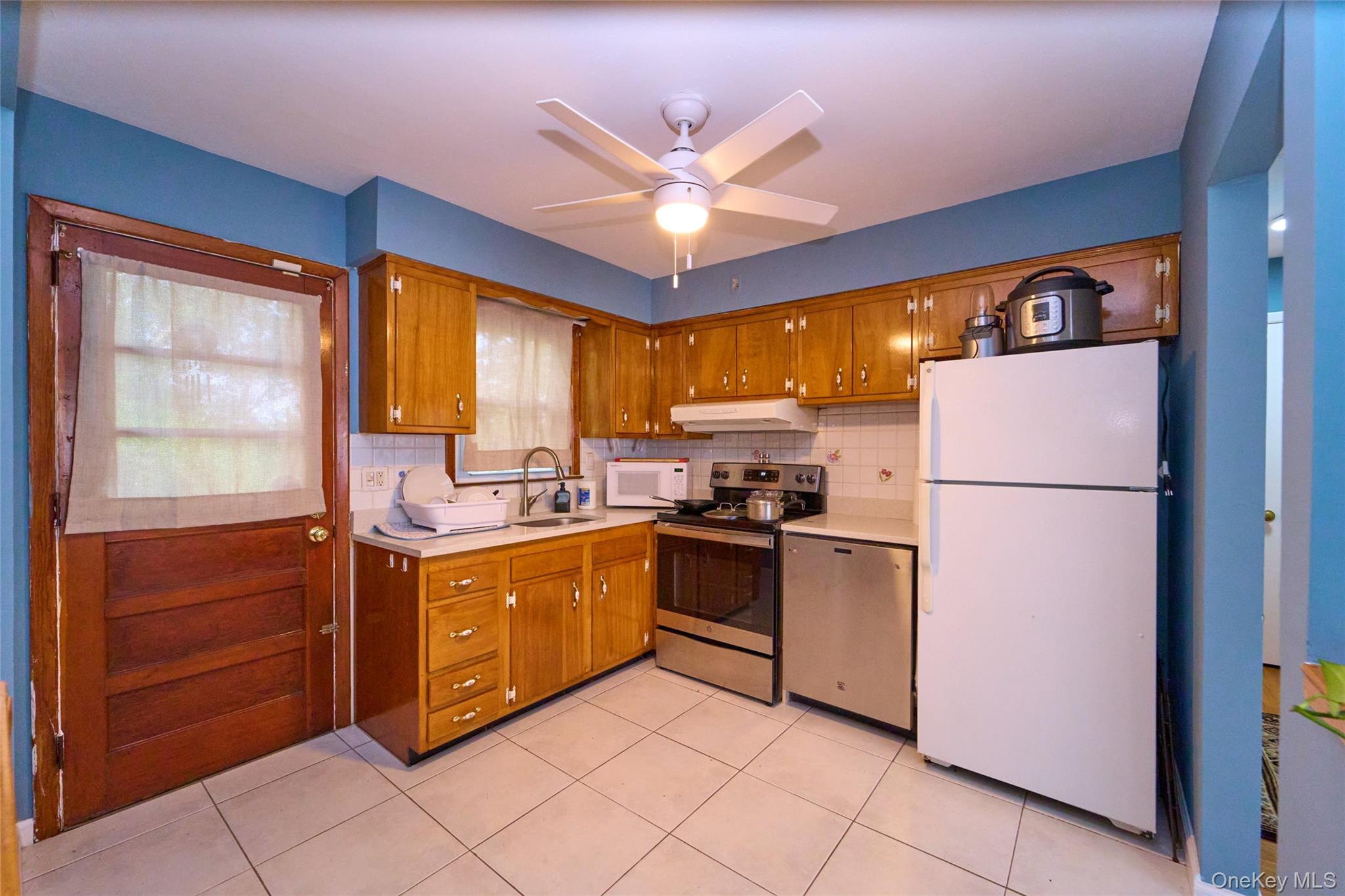 12 Goeller Avenue Property Photo 4